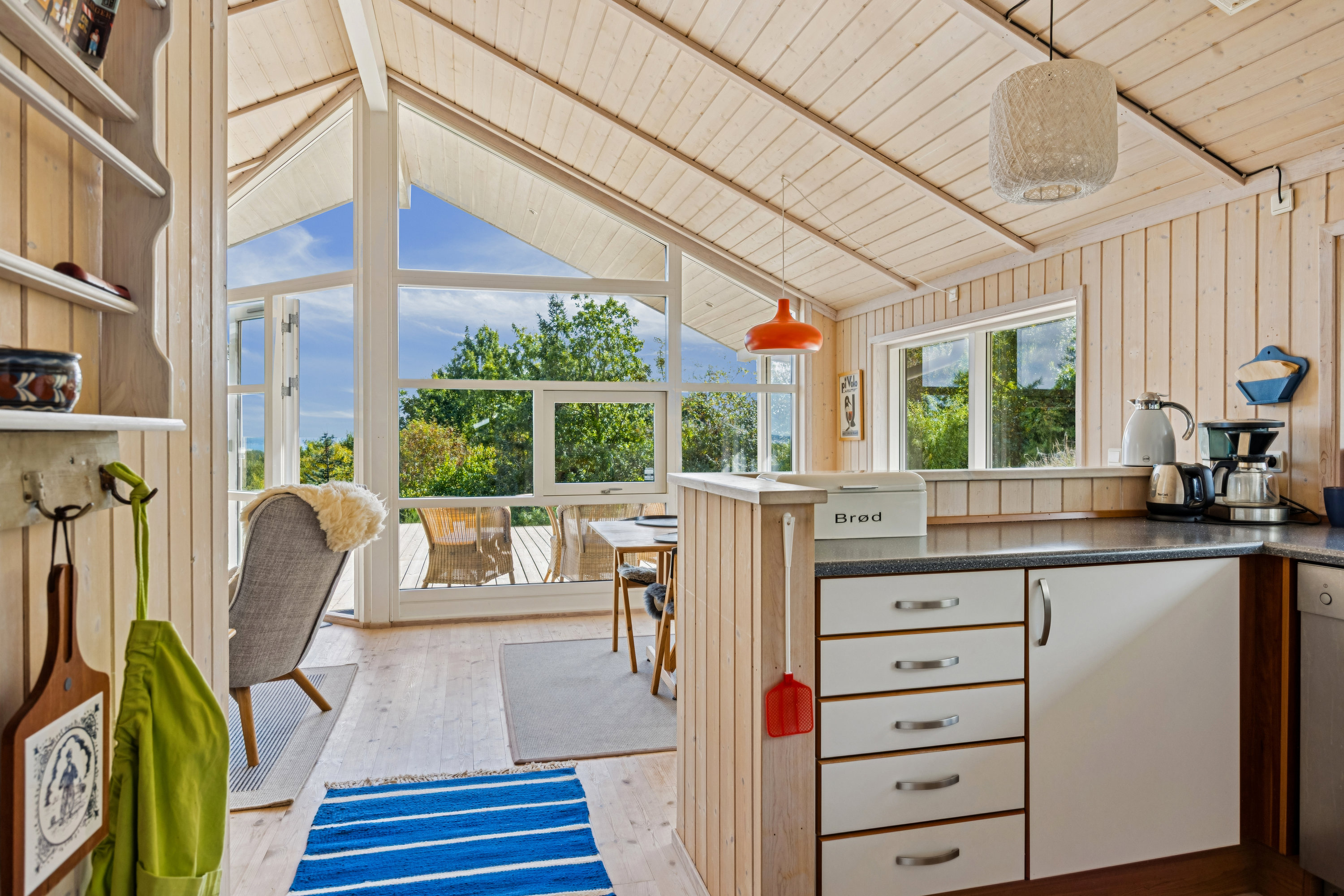 Fremhævet køkken billede i fuldskærmstilstand. Billede af Pindvej 11, Femmøller Bakker, 8400 Ebeltoft