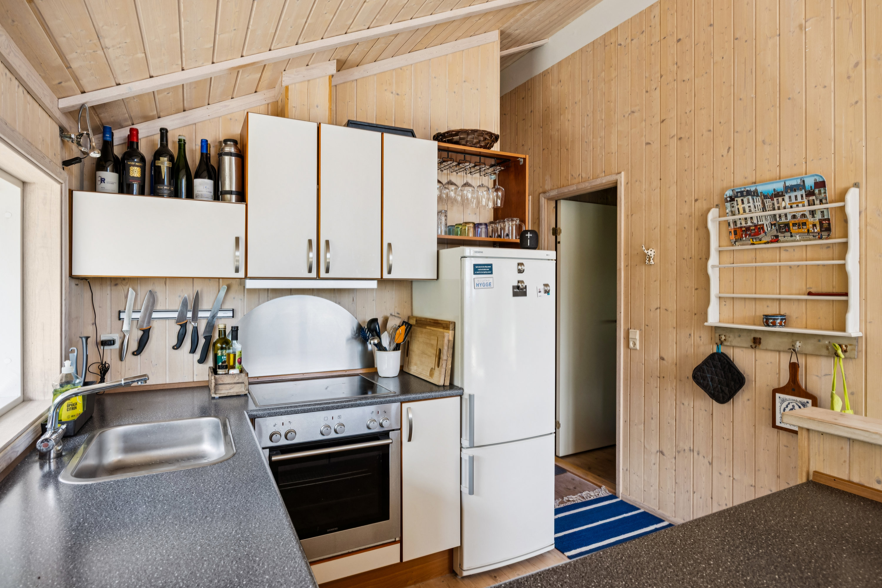 Fremhævet køkken billede i fuldskærmstilstand. Billede af Pindvej 11, Femmøller Bakker, 8400 Ebeltoft