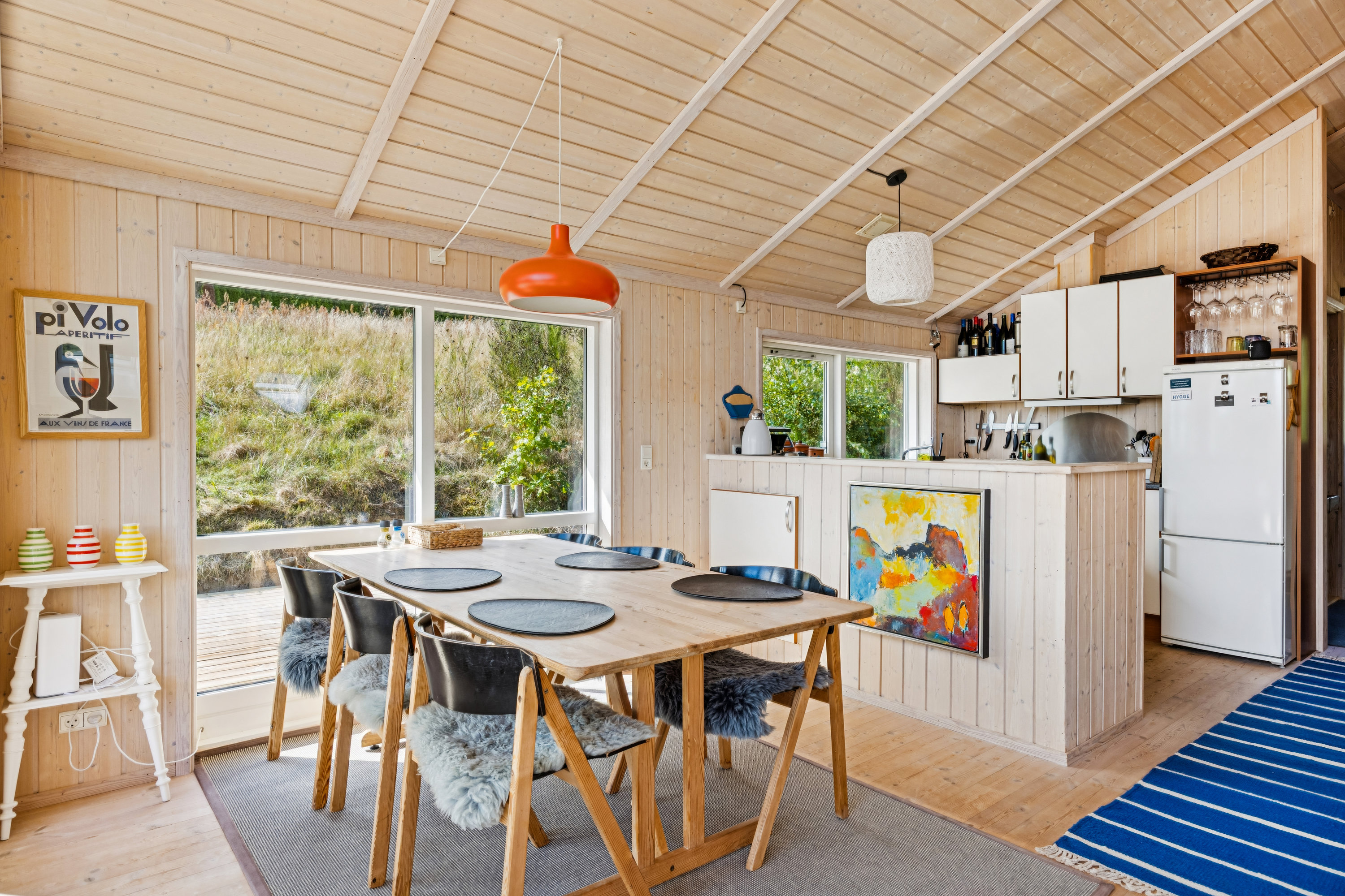 Fremhævet stue billede i fuldskærmstilstand. Billede af Pindvej 11, Femmøller Bakker, 8400 Ebeltoft