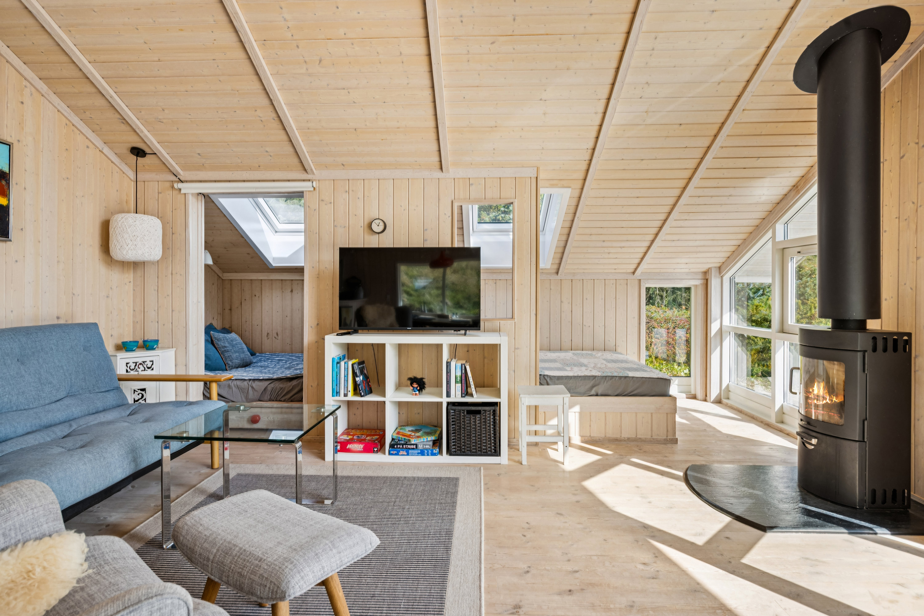 Fremhævet stue billede i fuldskærmstilstand. Billede af Pindvej 11, Femmøller Bakker, 8400 Ebeltoft