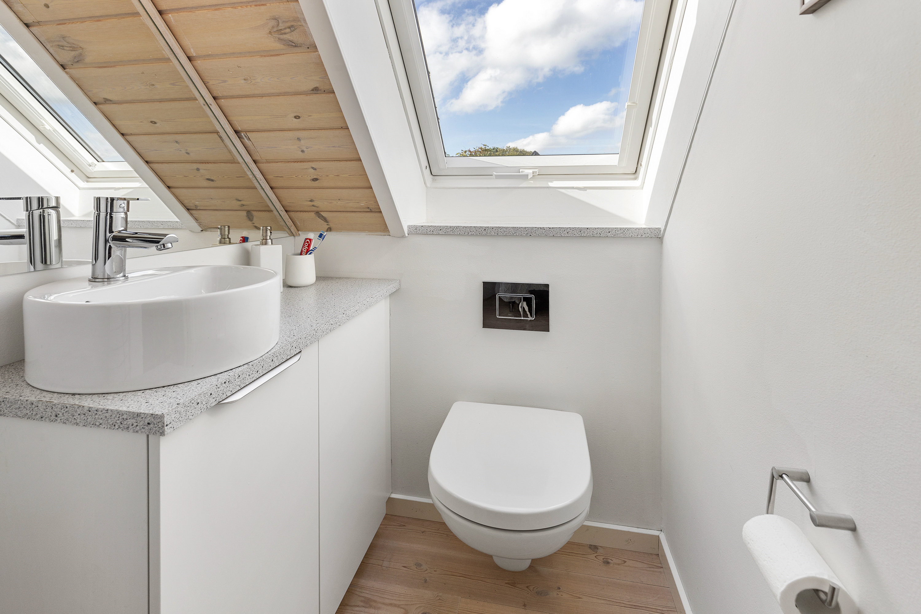 Fremhævet toilet billede i fuldskærmstilstand. Billede af Golfparken 3, Gatten, 9640 Farsø