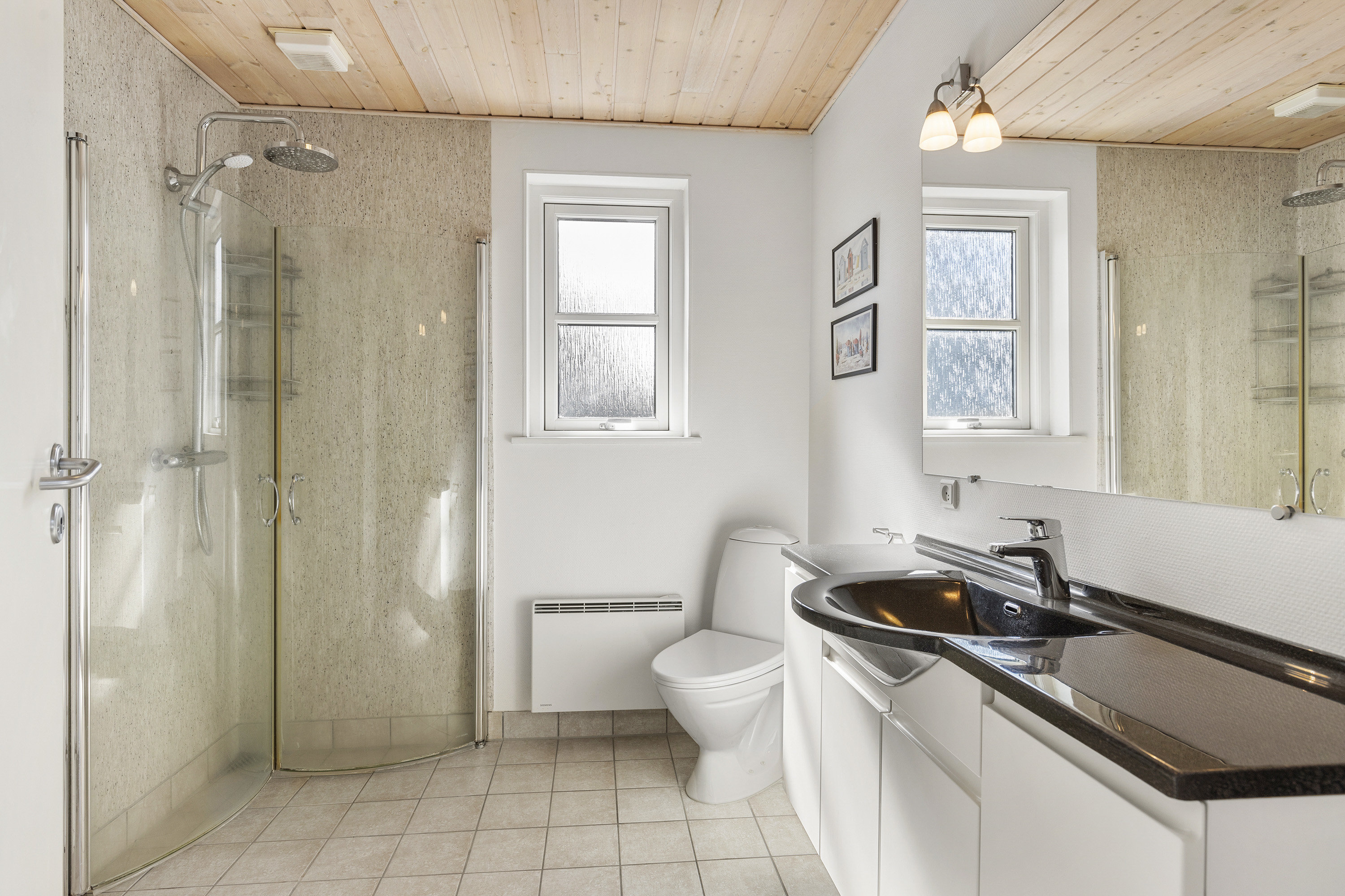 Fremhævet badeværelse billede i fuldskærmstilstand. Billede af Golfparken 3, Gatten, 9640 Farsø