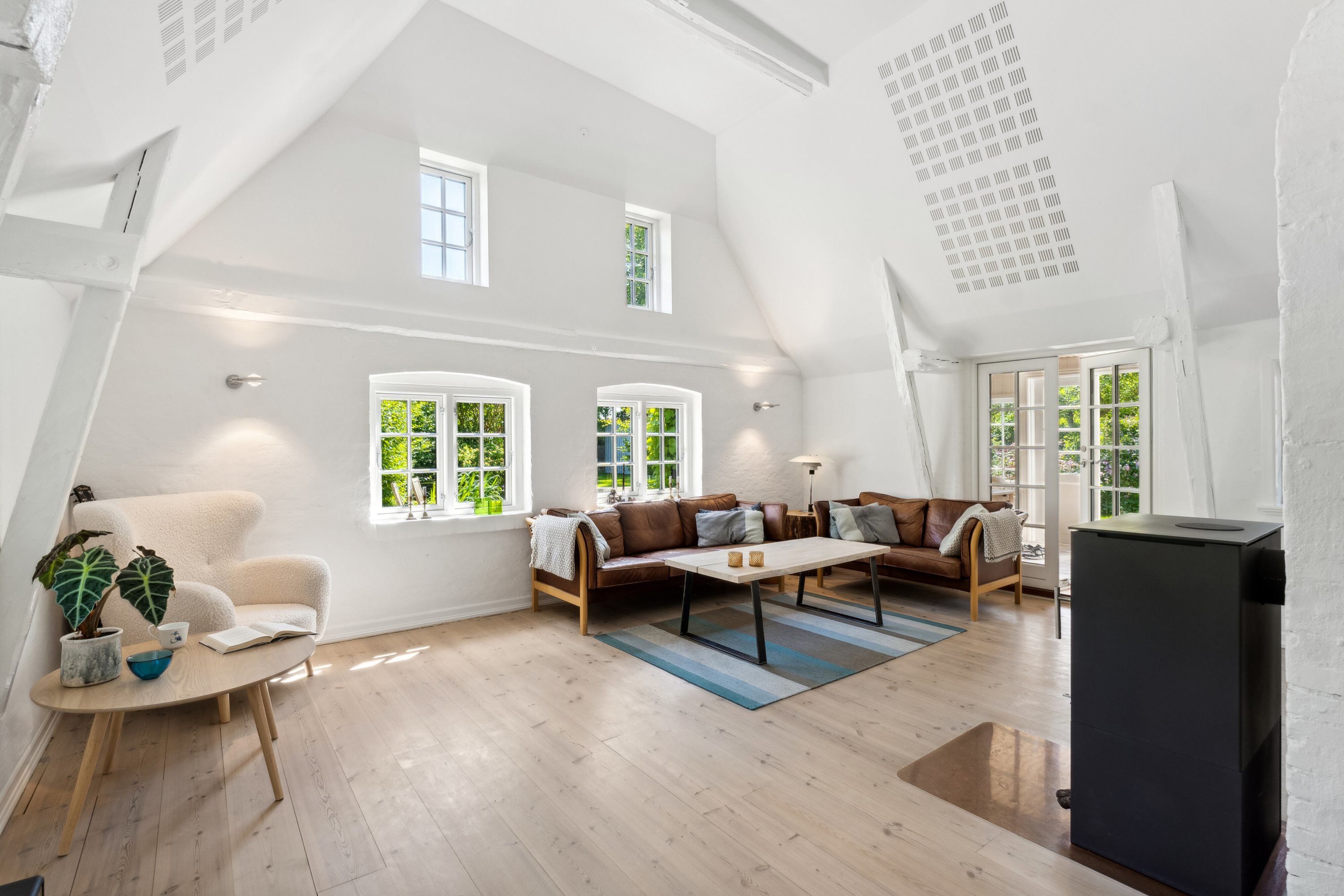 Fremhævet stue billede i fuldskærmstilstand. Billede af Skovballevej 94, Tåsinge, 5700 Svendborg