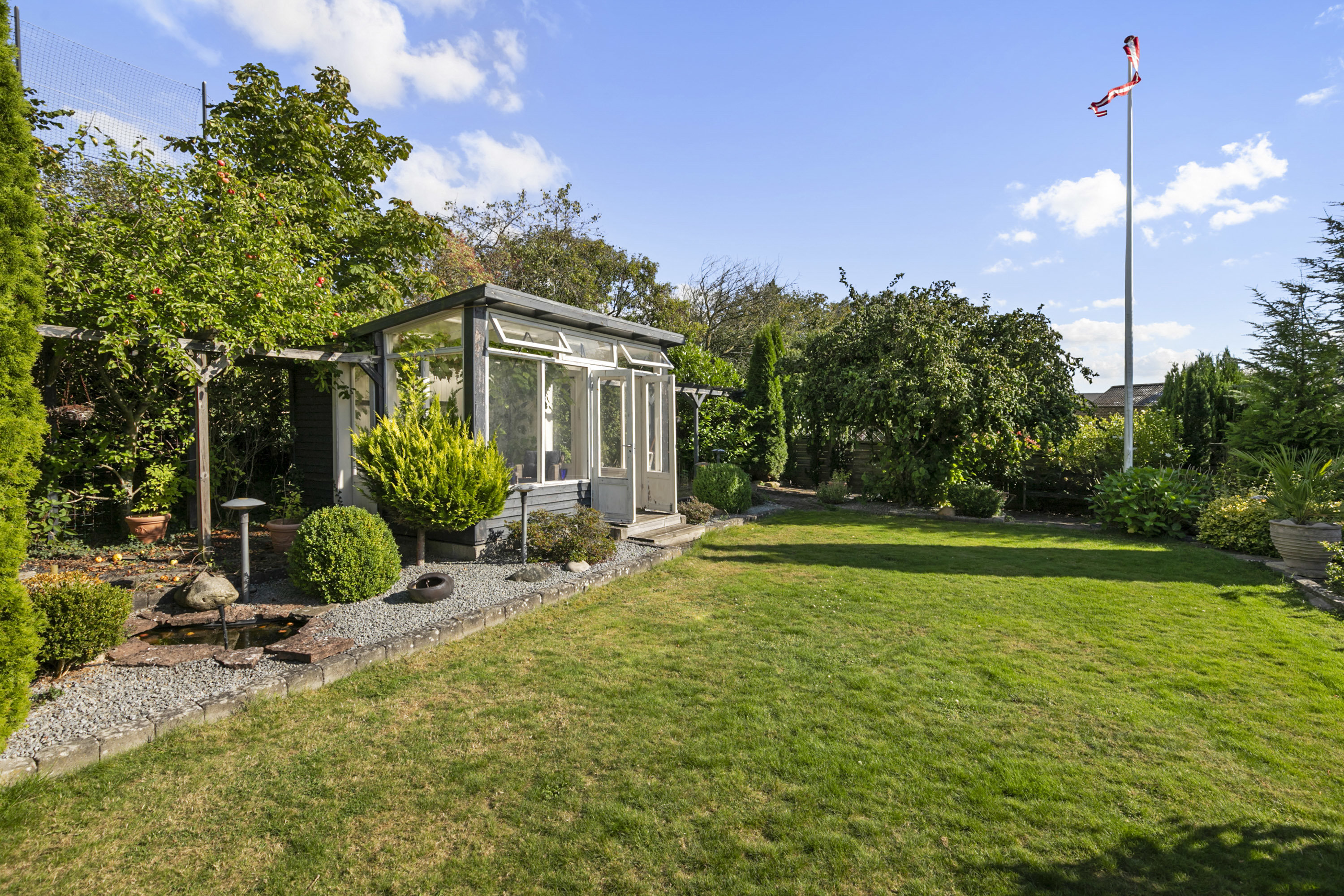 Fremhævet have billede i fuldskærmstilstand. Billede af Park Alle 19, 9600 Aars