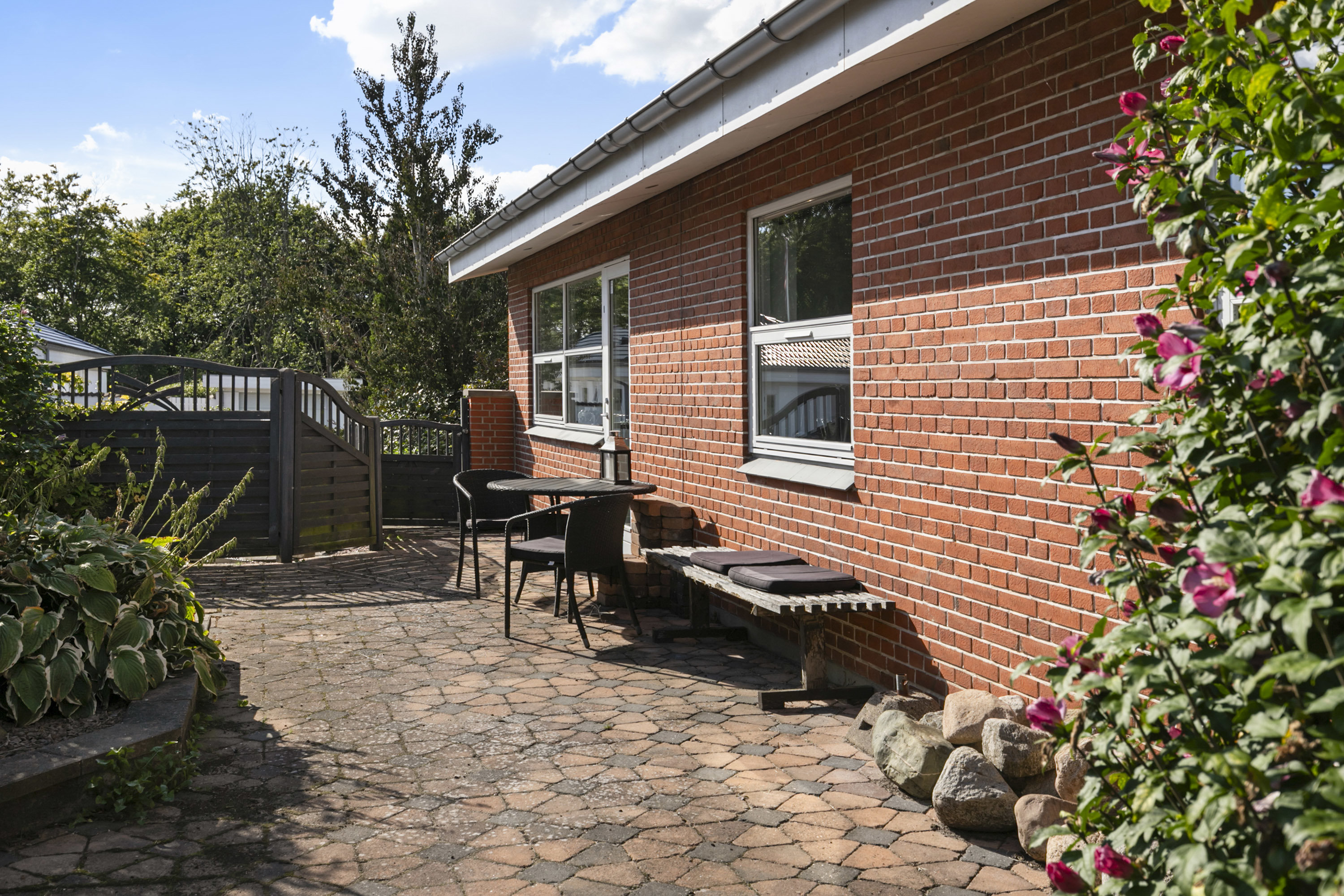 Fremhævet terrasse billede i fuldskærmstilstand. Billede af Park Alle 19, 9600 Aars