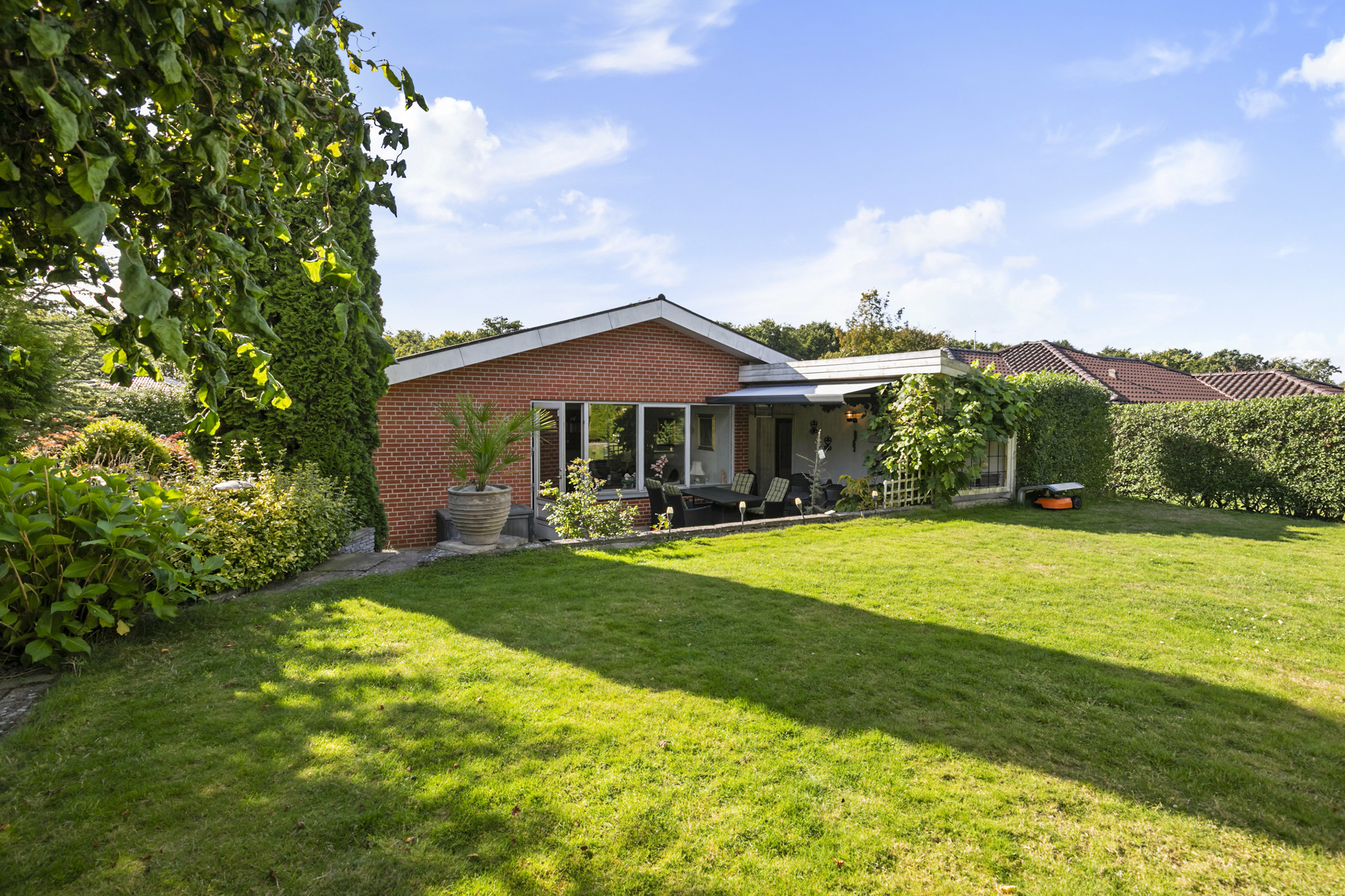 Fremhævet facade billede i fuldskærmstilstand. Billede af Park Alle 19, 9600 Aars