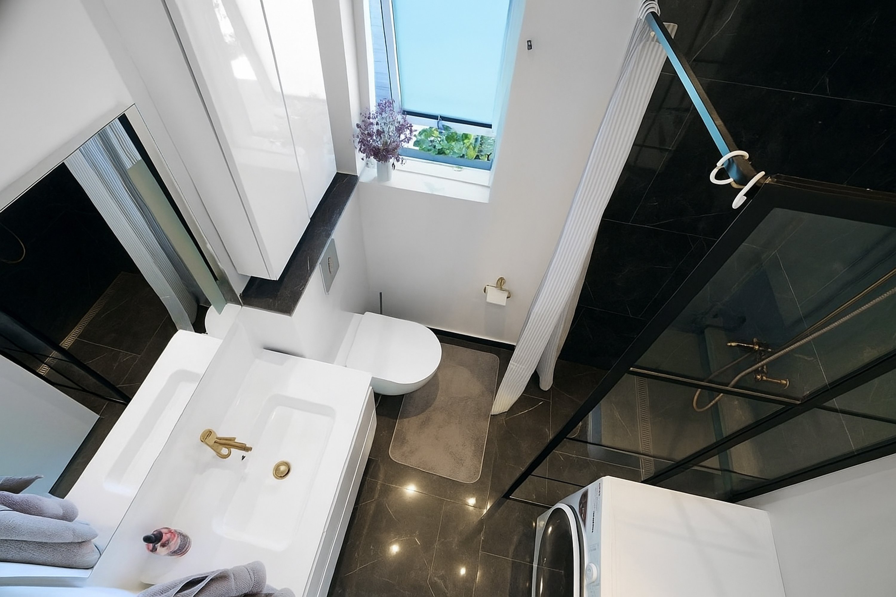 Fremhævet badeværelse billede i fuldskærmstilstand. Billede af Harestien 19, 2880 Bagsværd