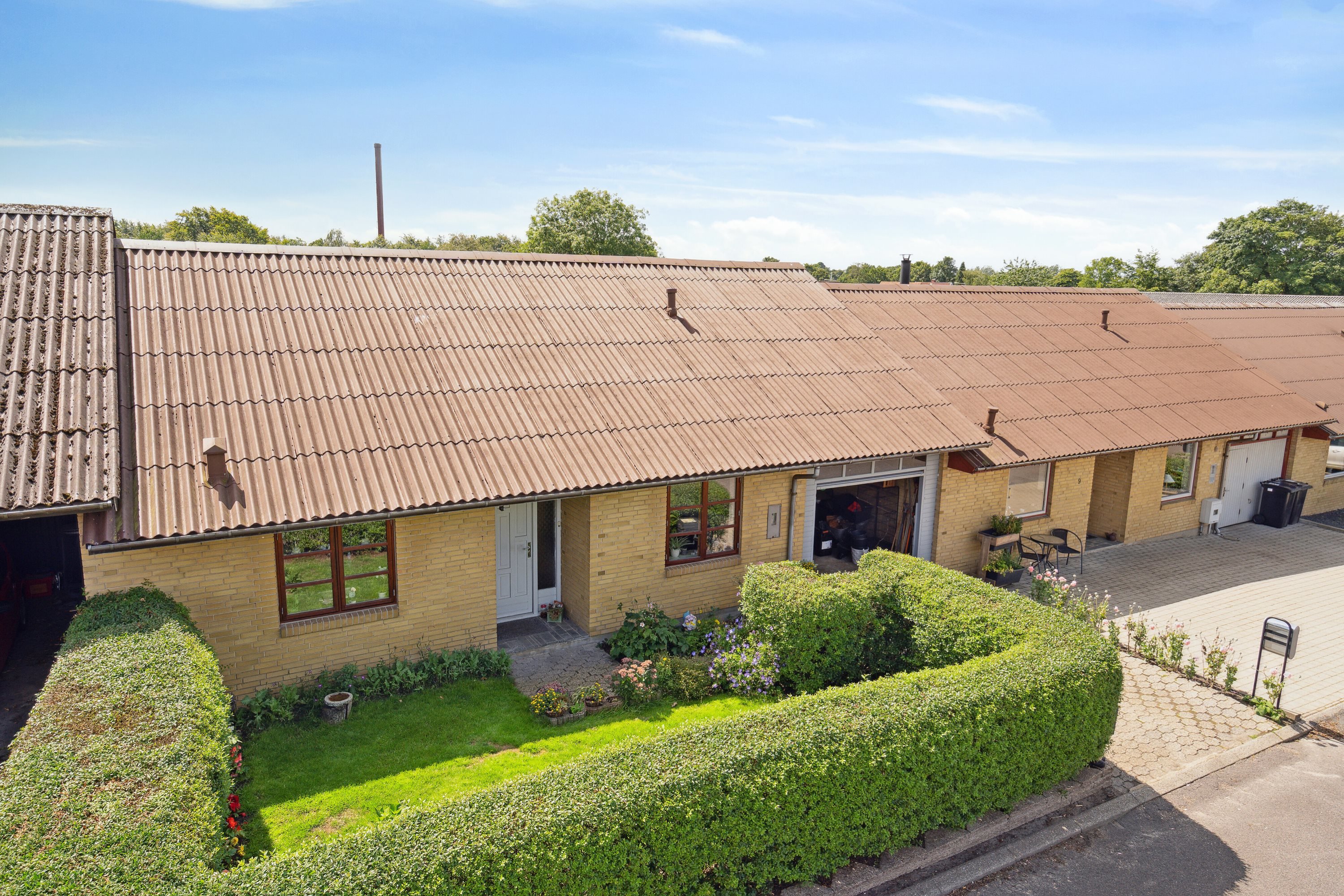 Fremhævet facade billede i fuldskærmstilstand. Billede af Nørrevænget 7, Fjelstervang, 6933 Kibæk