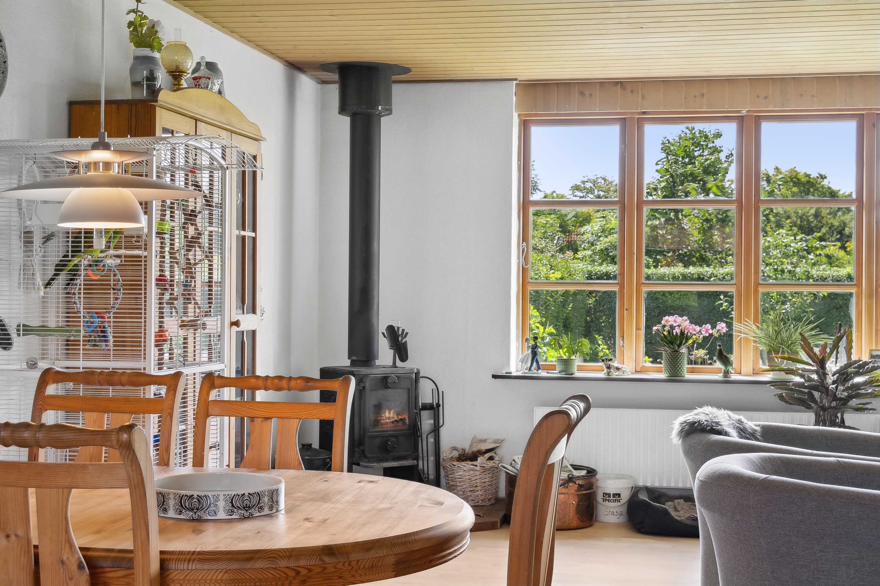 Fremhævet stue billede i fuldskærmstilstand. Billede af Nørrevænget 7, Fjelstervang, 6933 Kibæk