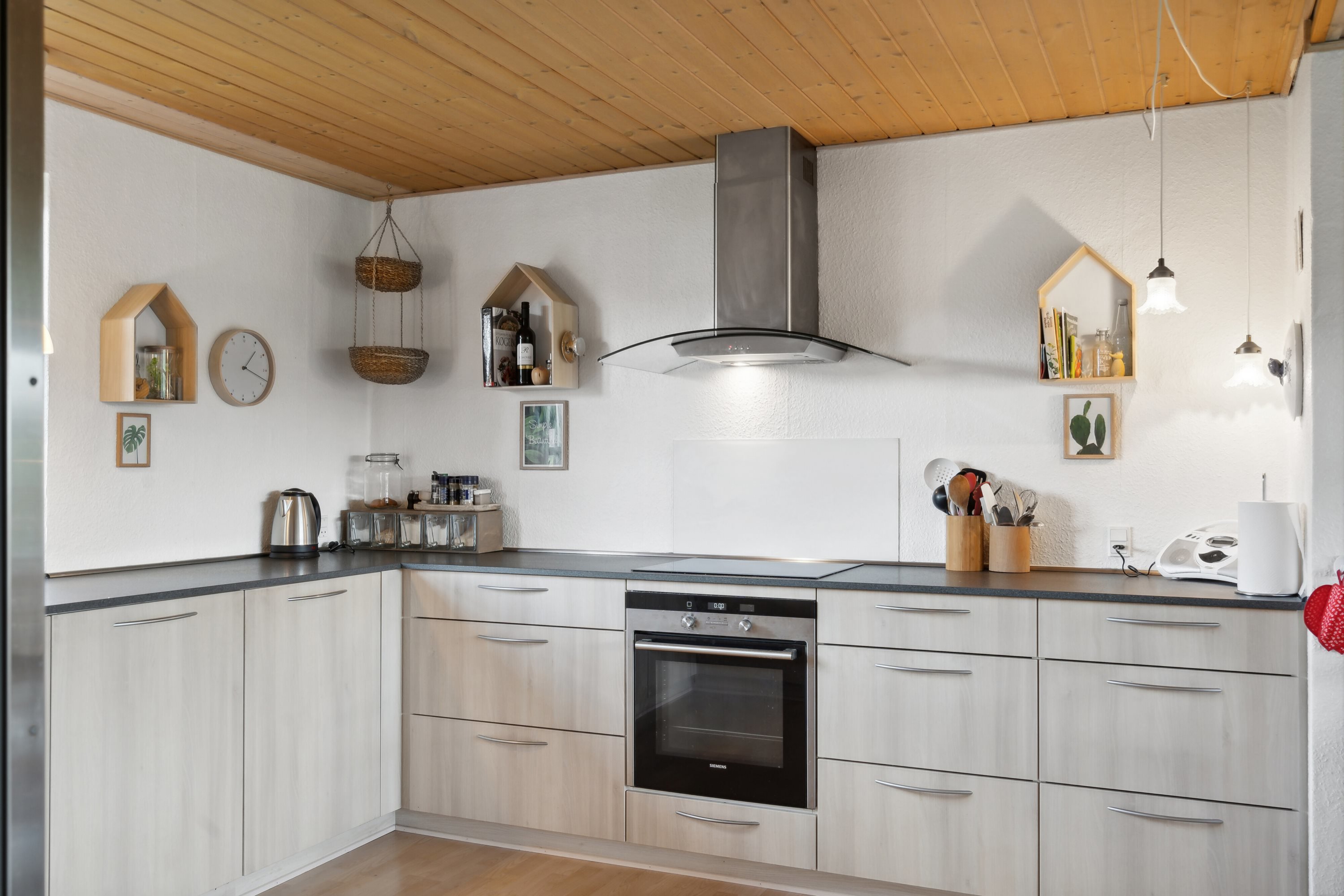 Fremhævet køkken billede i fuldskærmstilstand. Billede af Nørrevænget 7, Fjelstervang, 6933 Kibæk