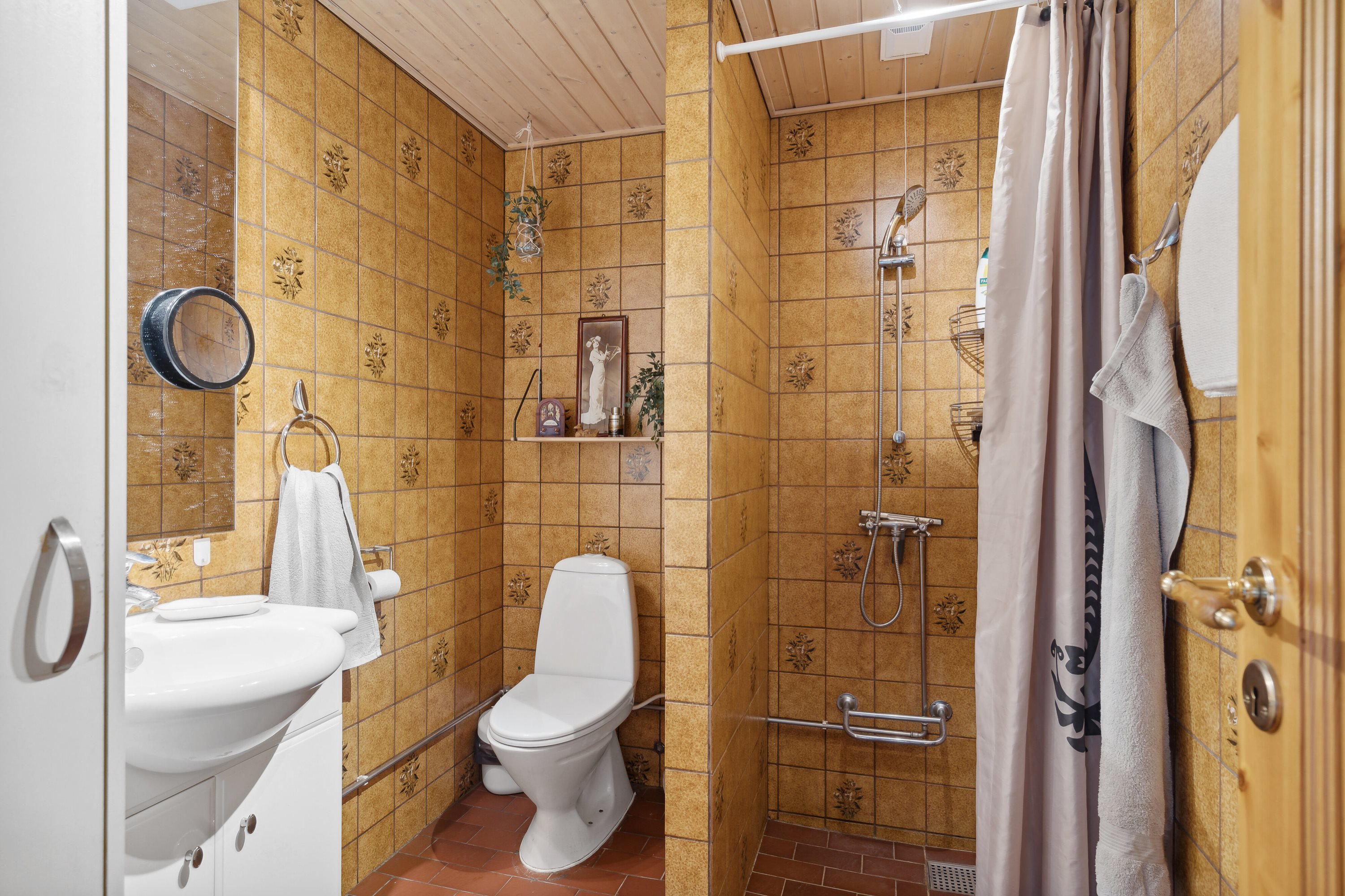 Fremhævet badeværelse  billede i fuldskærmstilstand. Billede af Nørrevænget 7, Fjelstervang, 6933 Kibæk