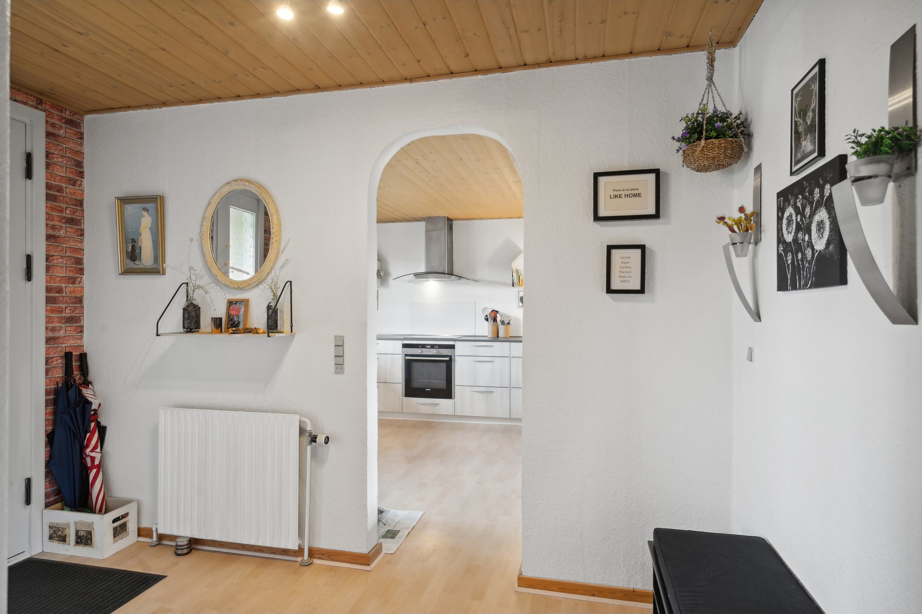 Fremhævet gang billede i fuldskærmstilstand. Billede af Nørrevænget 7, Fjelstervang, 6933 Kibæk