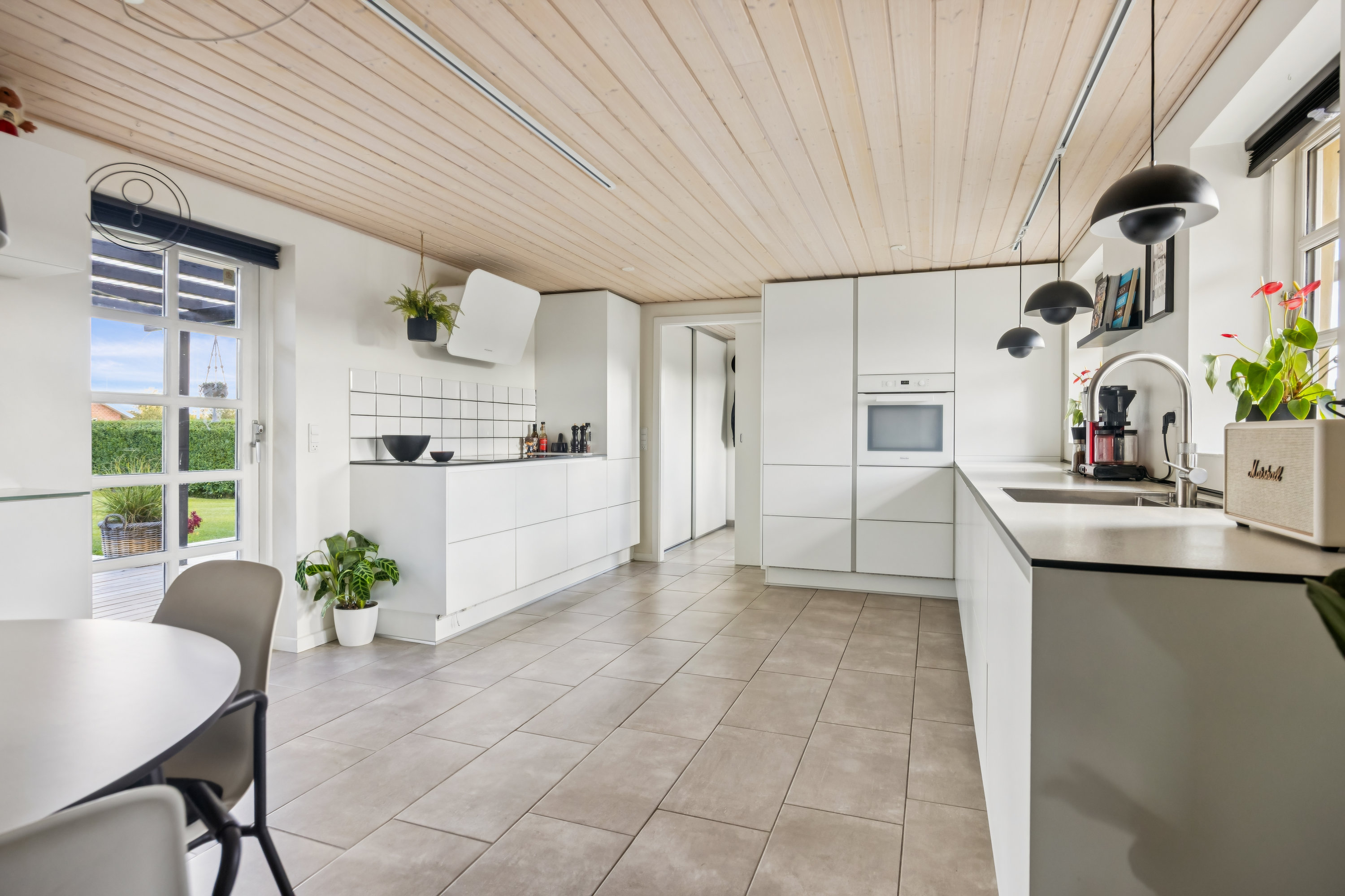 Fremhævet køkken billede i fuldskærmstilstand. Billede af Blåkildevej 25, 9510 Arden