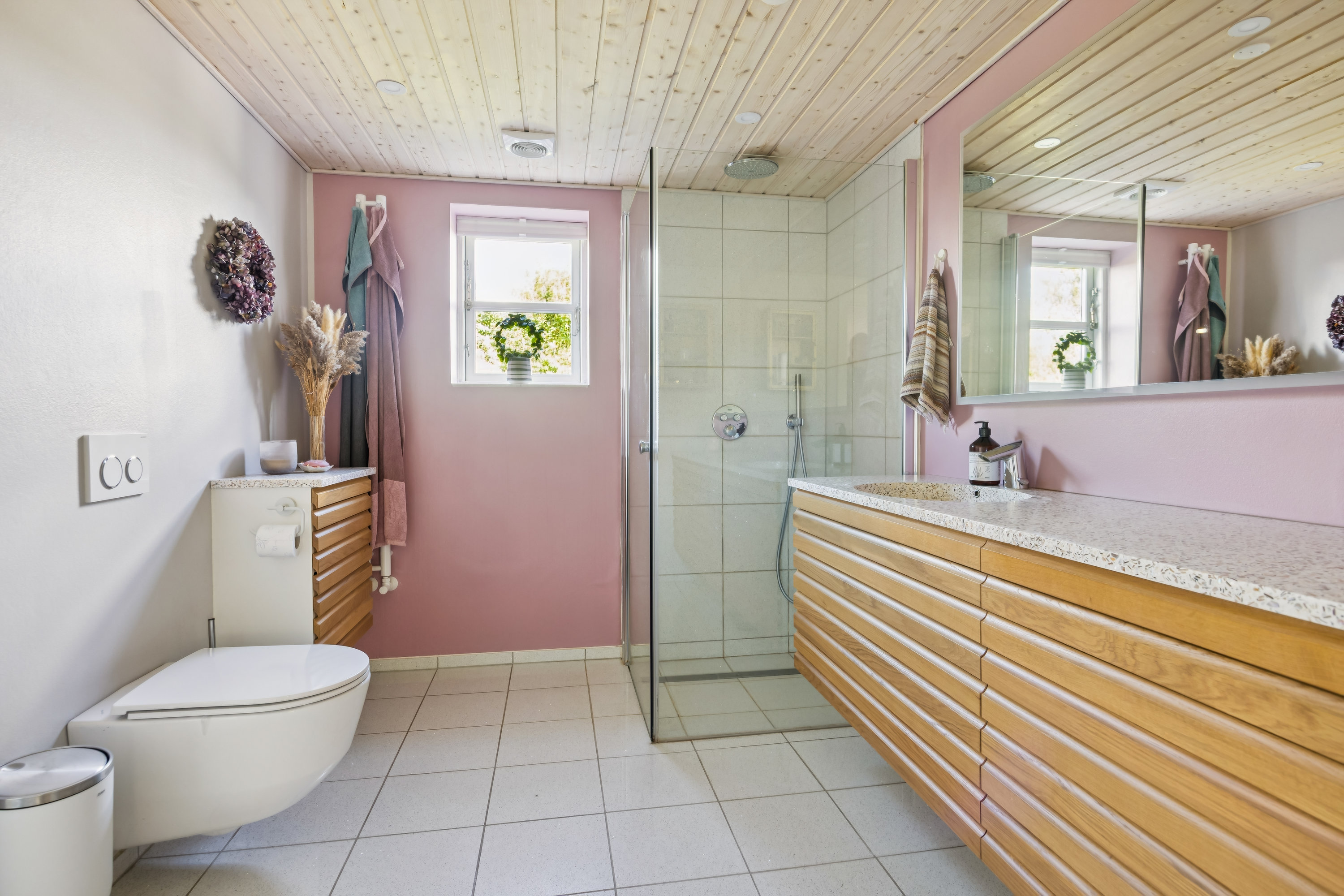 Fremhævet badeværelse billede i fuldskærmstilstand. Billede af Blåkildevej 25, 9510 Arden