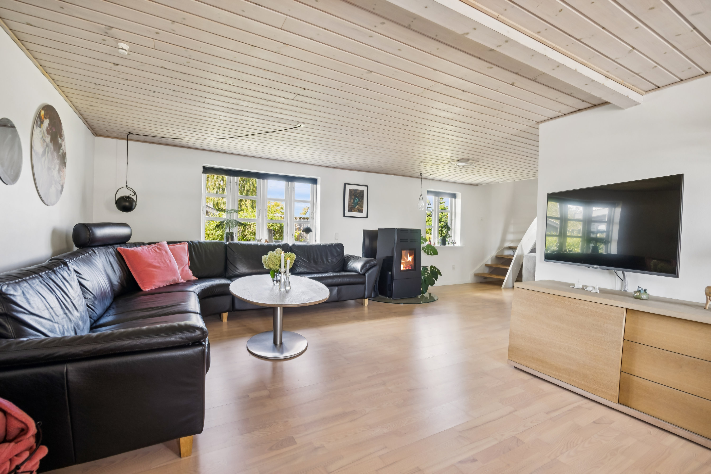 Fremhævet stue billede i fuldskærmstilstand. Billede af Blåkildevej 25, 9510 Arden