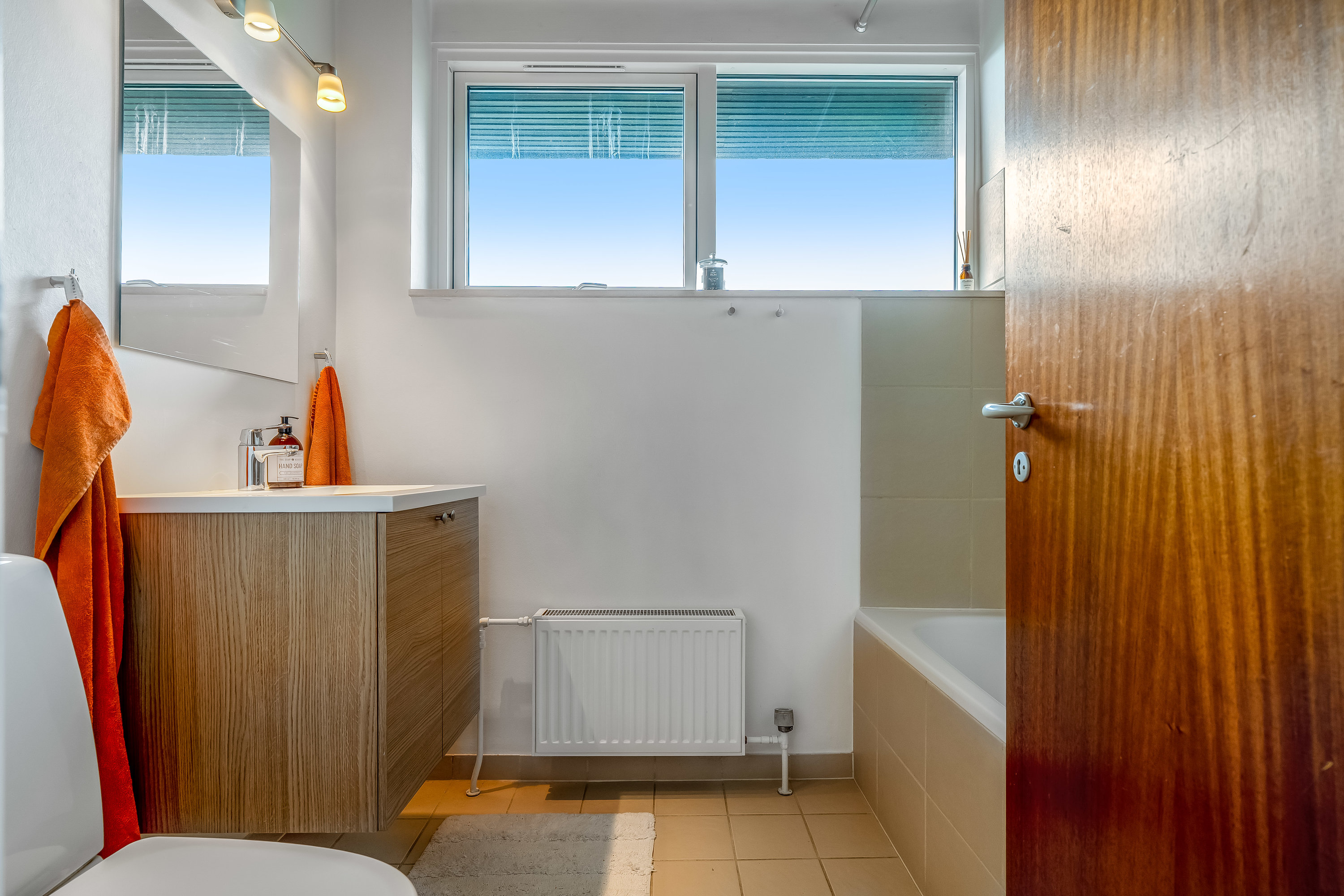 Fremhævet badeværelse billede i fuldskærmstilstand. Billede af Digemestervej 3, 3400 Hillerød