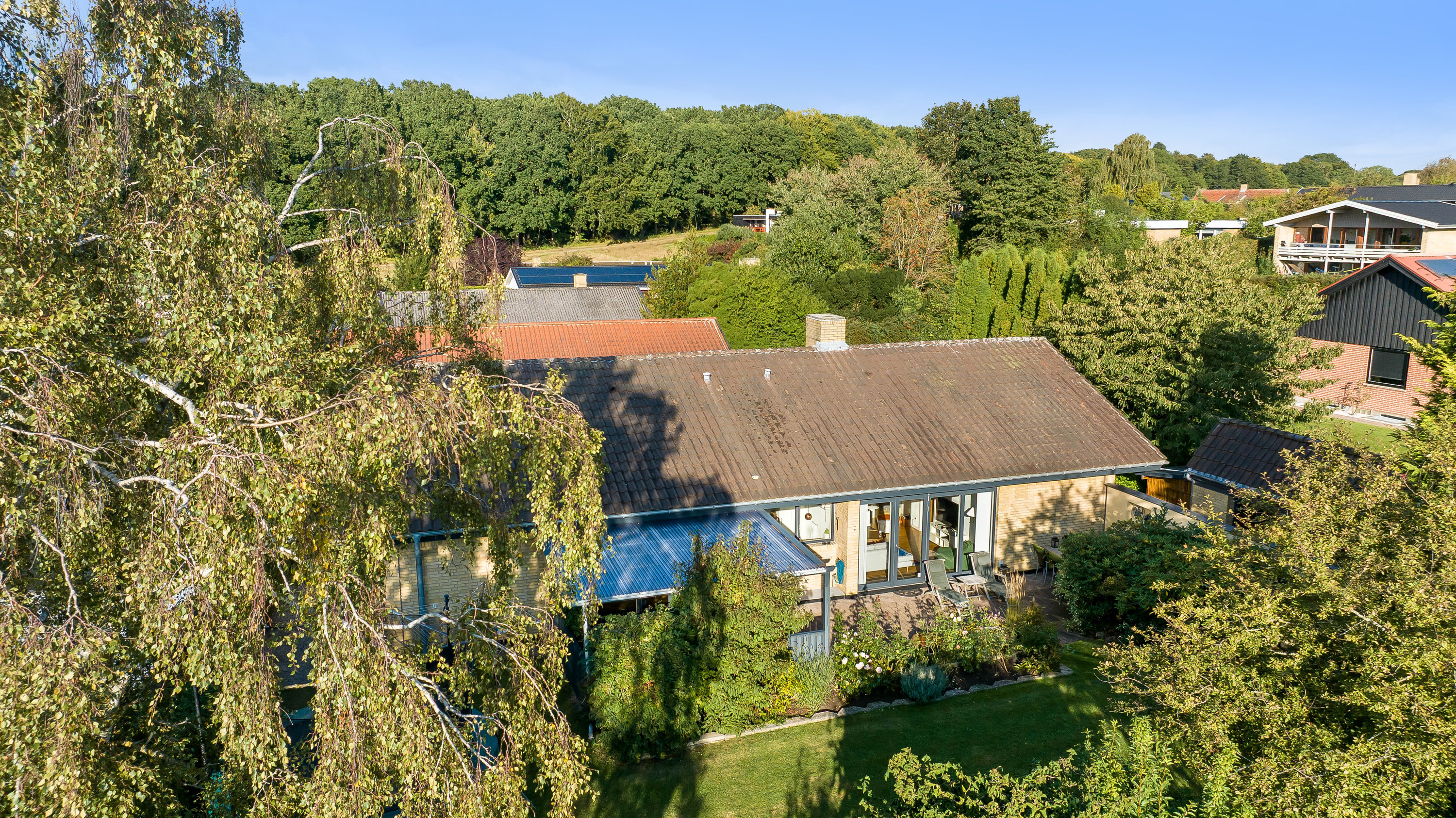 Fremhævet facade billede i fuldskærmstilstand. Billede af Digemestervej 3, 3400 Hillerød