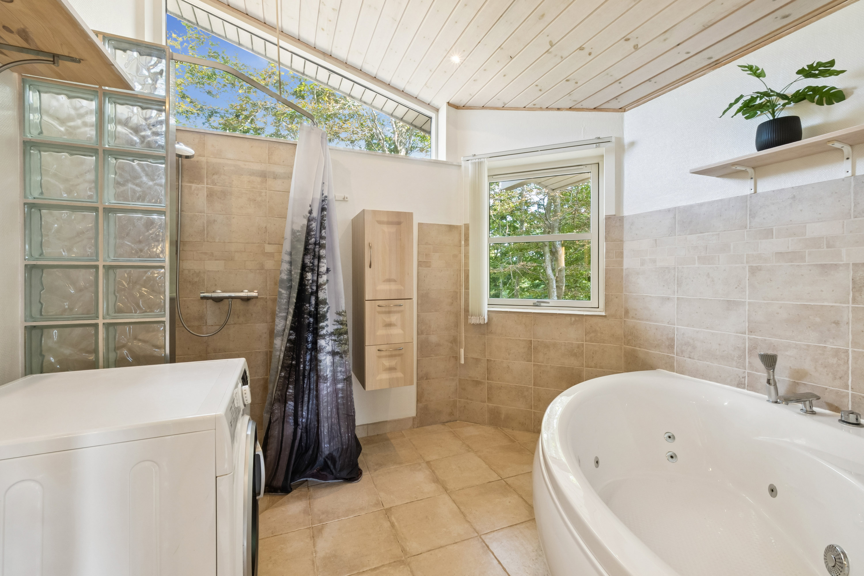 Fremhævet badeværelse billede i fuldskærmstilstand. Billede af Normannsvej 17, Ø Hærup, 7860 Spøttrup