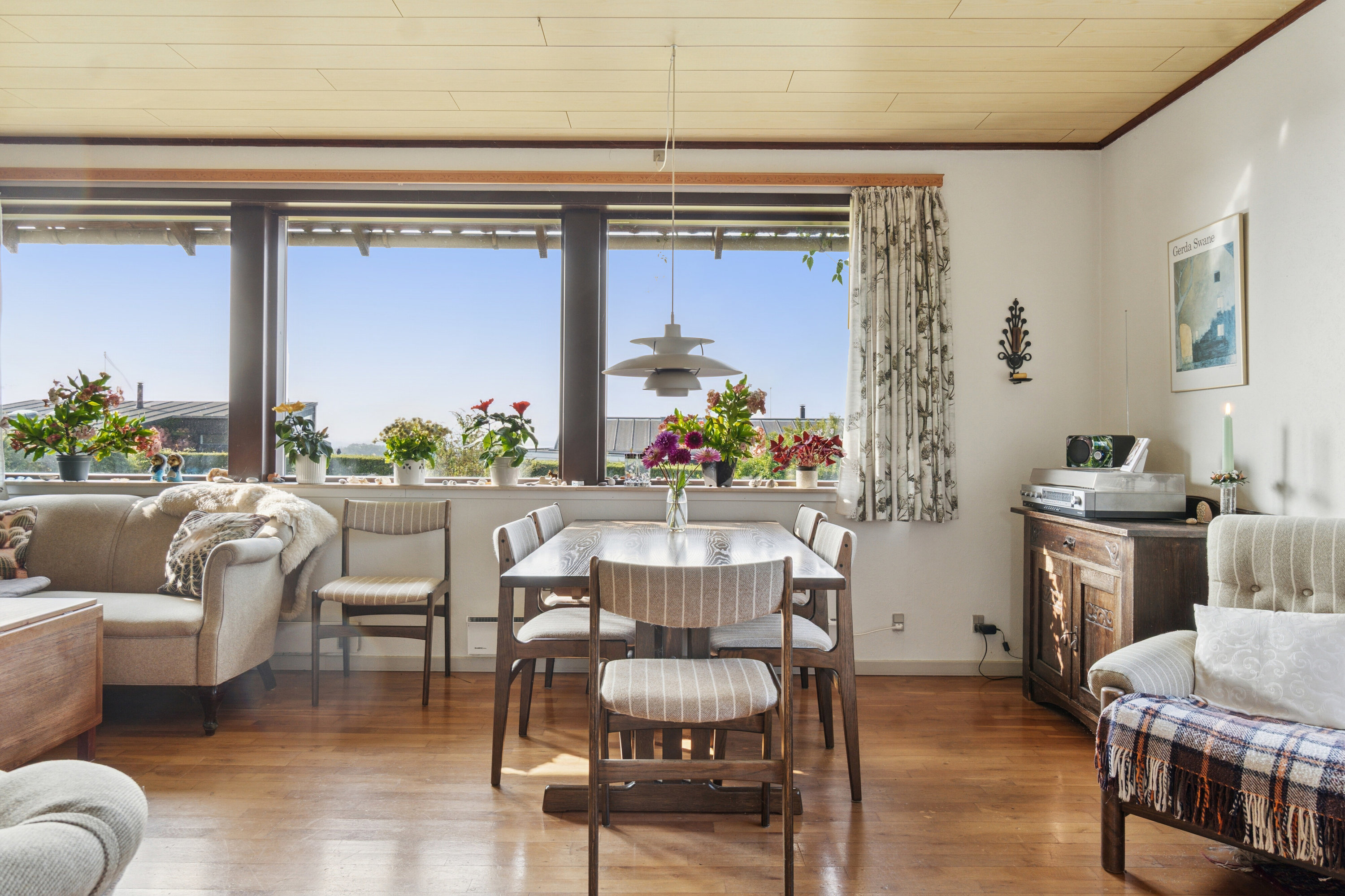 Fremhævet stue billede i fuldskærmstilstand. Billede af Bakkedraget 14, Drøsselbjerg Strand, 4200 Slagelse