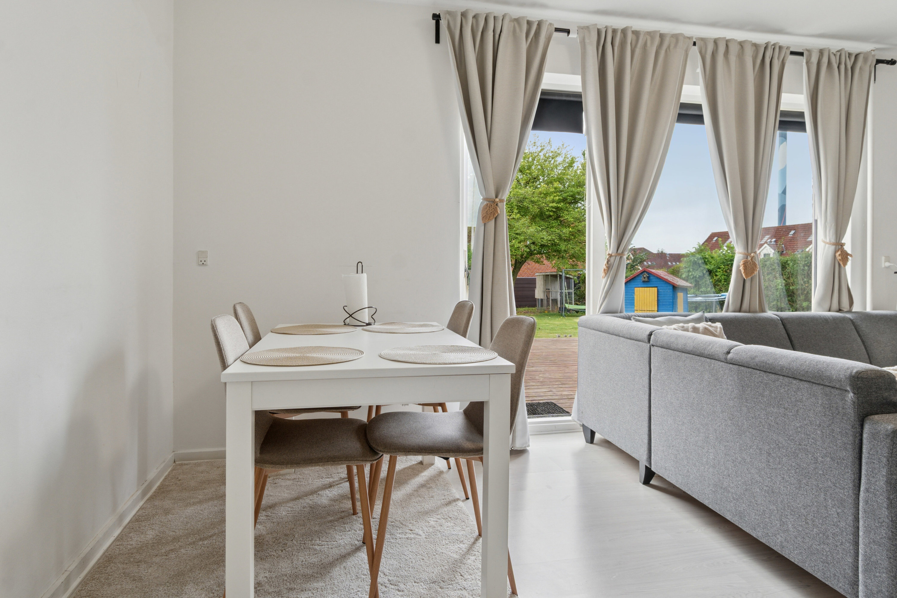 Fremhævet spisestue billede i fuldskærmstilstand. Billede af Rønne Allé 22, 2605 Brøndby