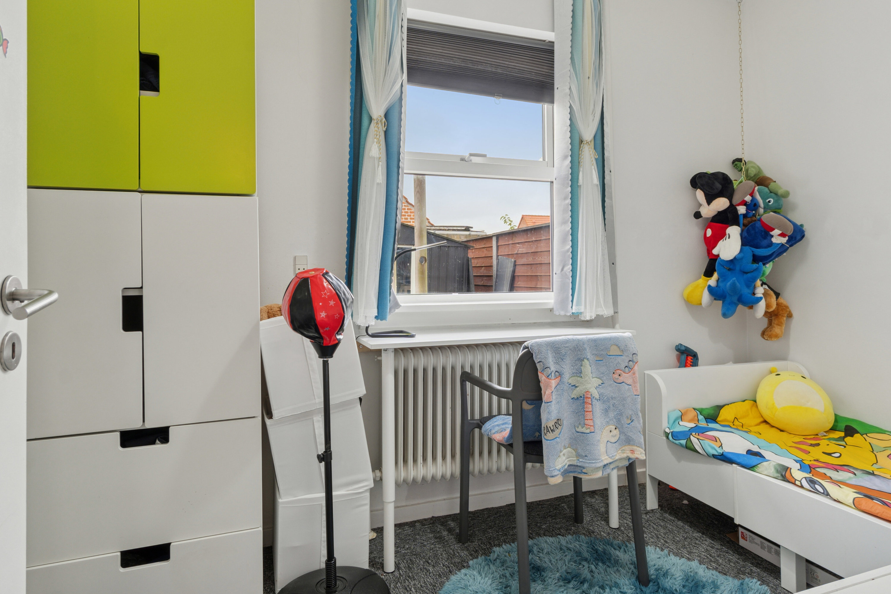 Fremhævet soveværelse billede i fuldskærmstilstand. Billede af Rønne Allé 22, 2605 Brøndby