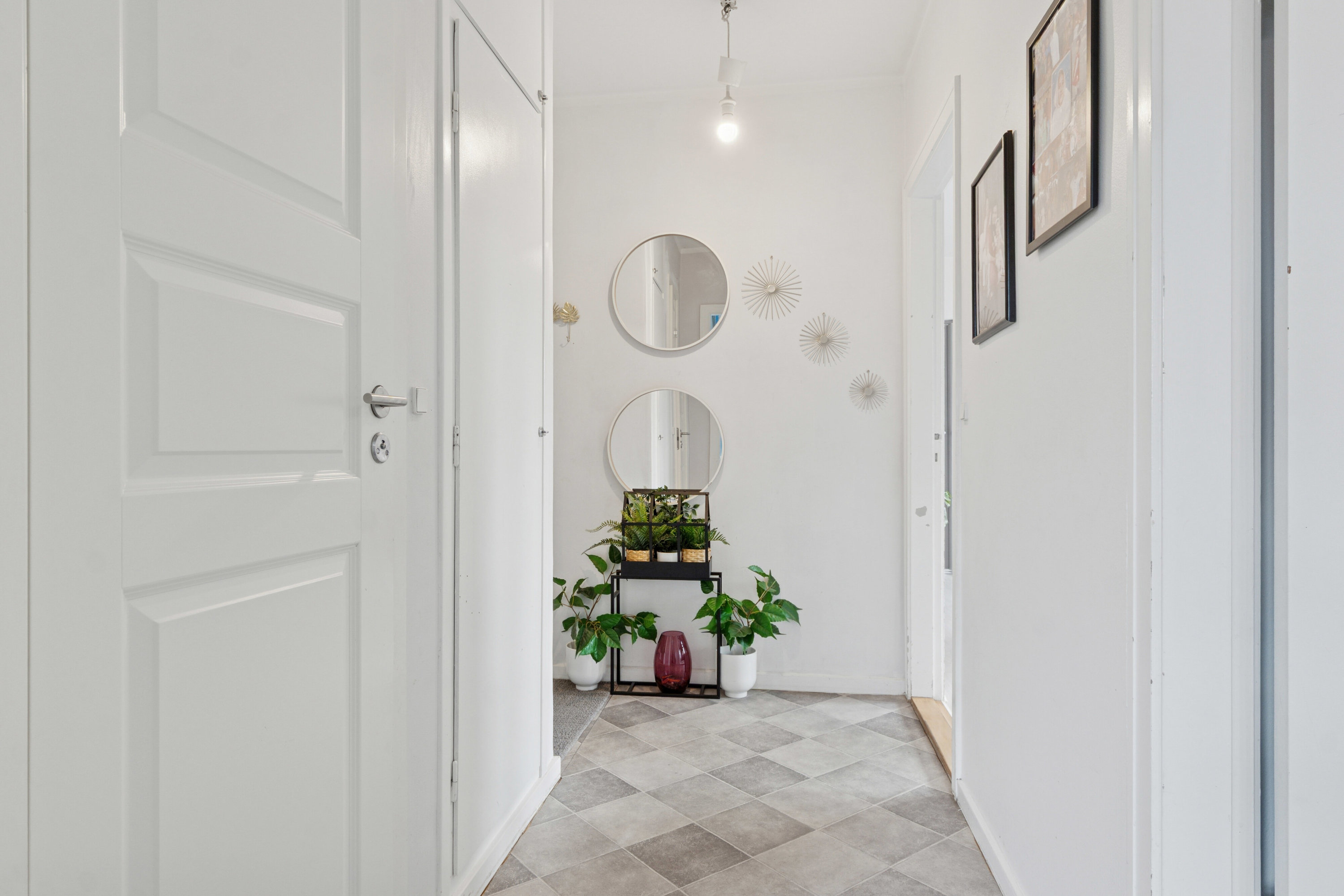 Fremhævet gang billede i fuldskærmstilstand. Billede af Rønne Allé 22, 2605 Brøndby