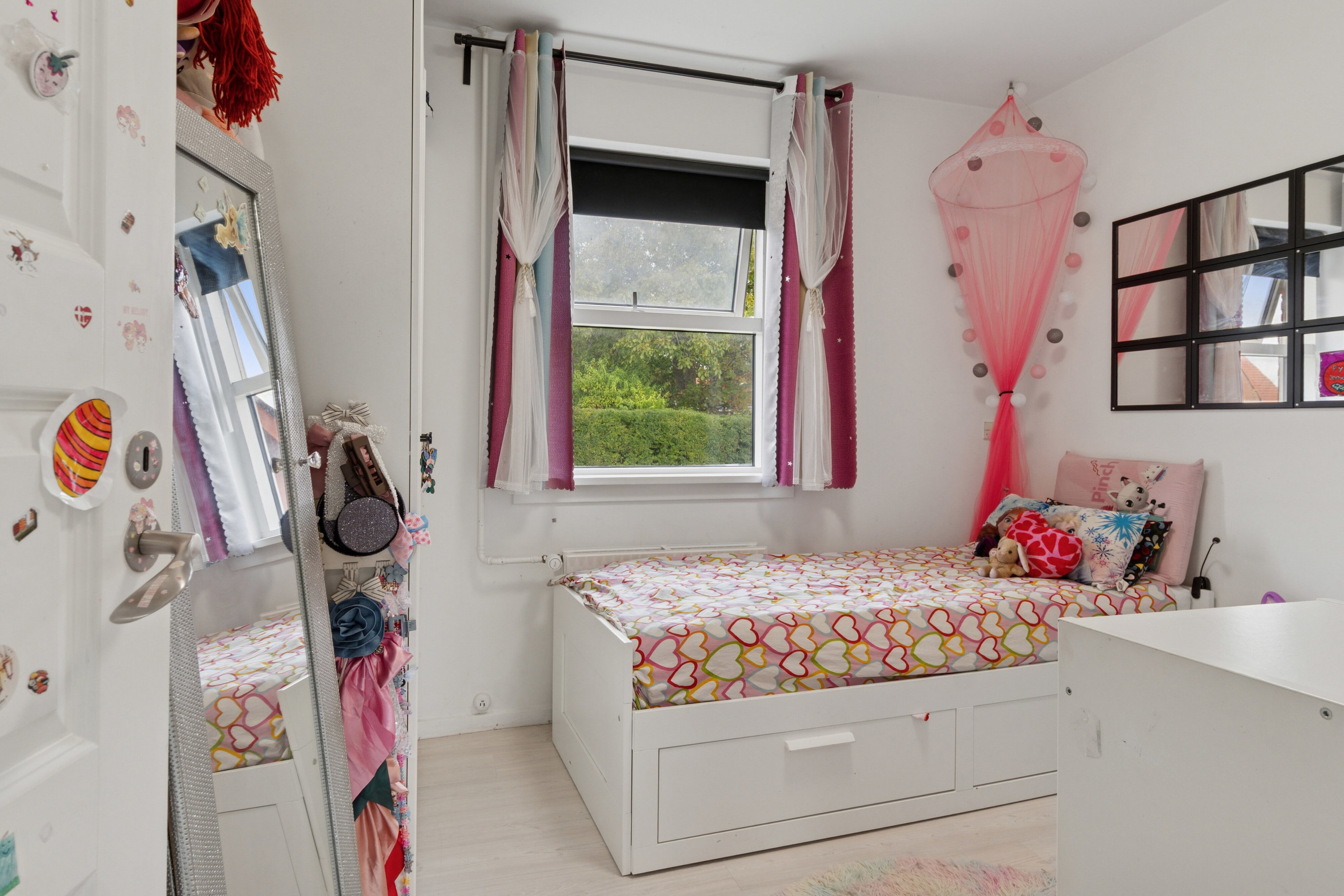 Fremhævet soveværelse billede i fuldskærmstilstand. Billede af Rønne Allé 22, 2605 Brøndby