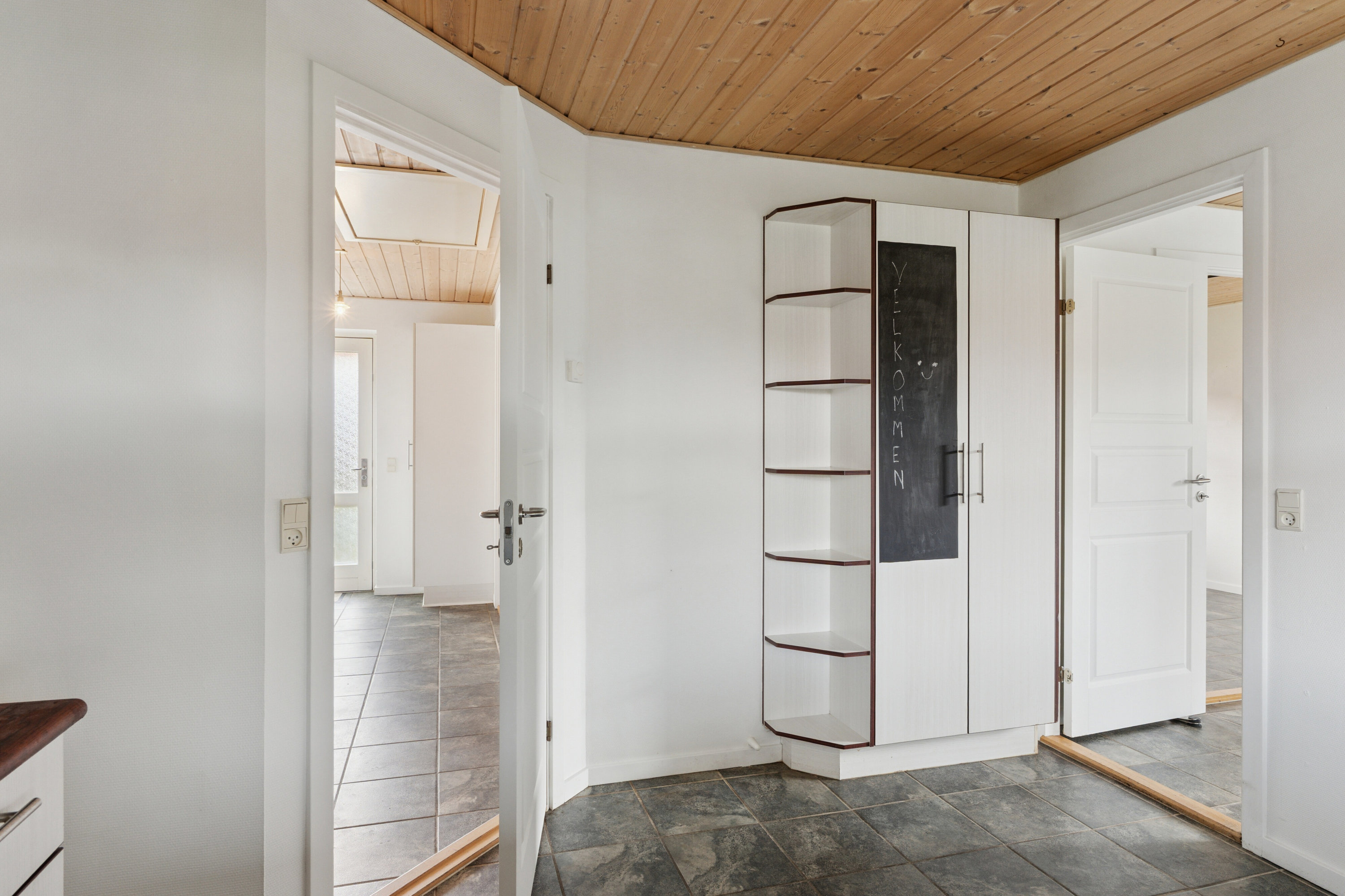 Fremhævet køkken billede i fuldskærmstilstand. Billede af Kastrupparken 7, 4760 Vordingborg