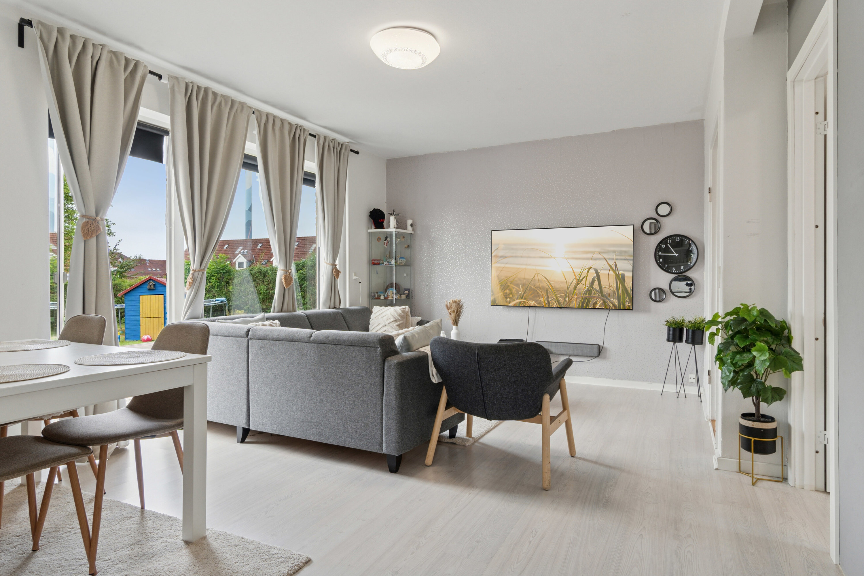 Fremhævet stue billede i fuldskærmstilstand. Billede af Rønne Allé 22, 2605 Brøndby