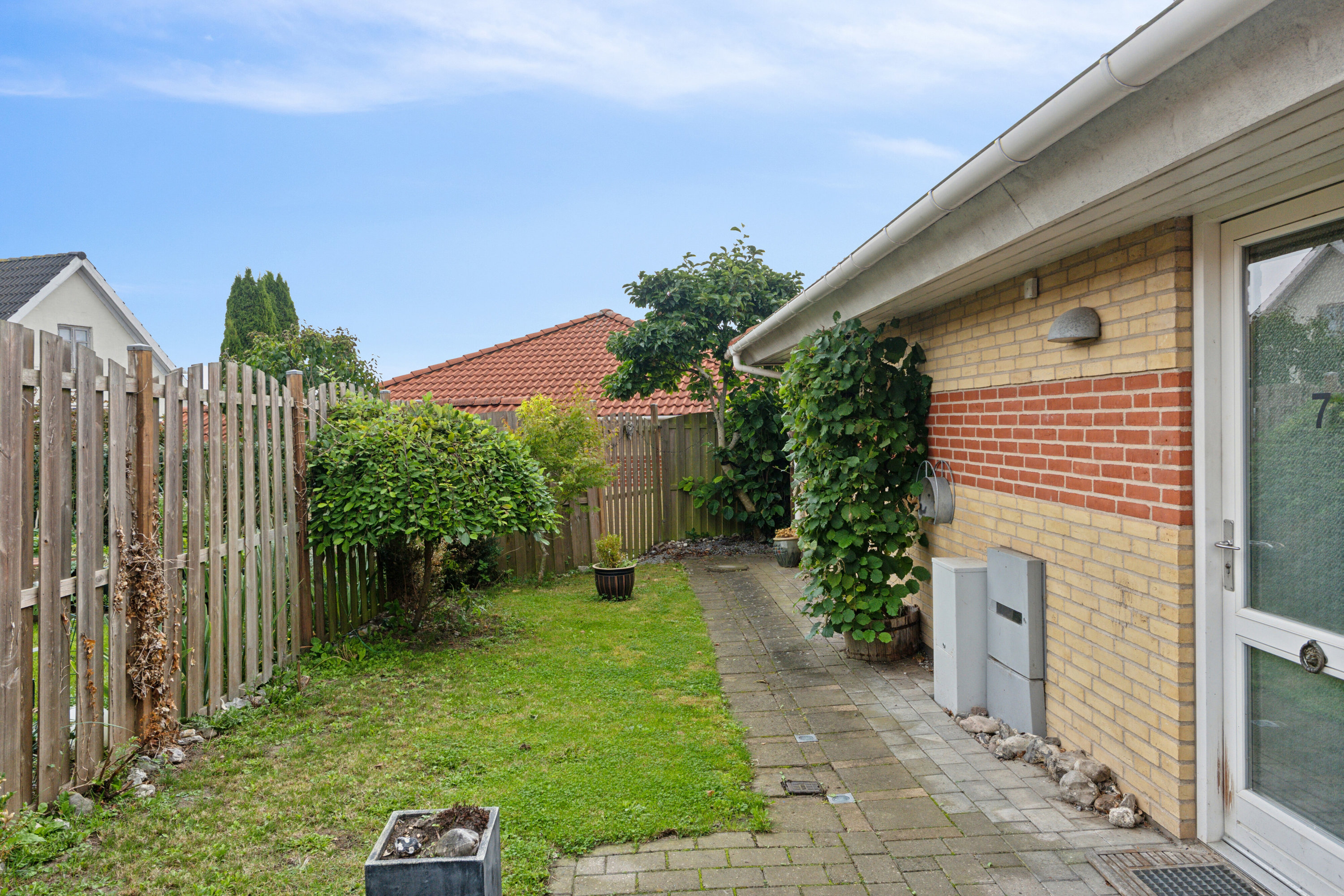 Fremhævet set fra haven billede i fuldskærmstilstand. Billede af Kastrupparken 7, 4760 Vordingborg