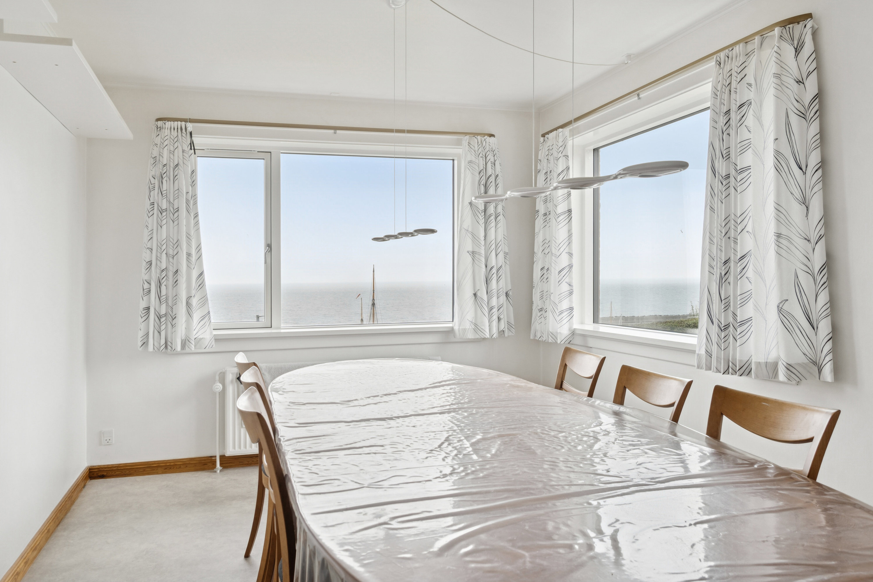 Fremhævet spisestue billede i fuldskærmstilstand. Billede af Willemoesvej 1, Havnebyen, 4583 Sjællands Odde