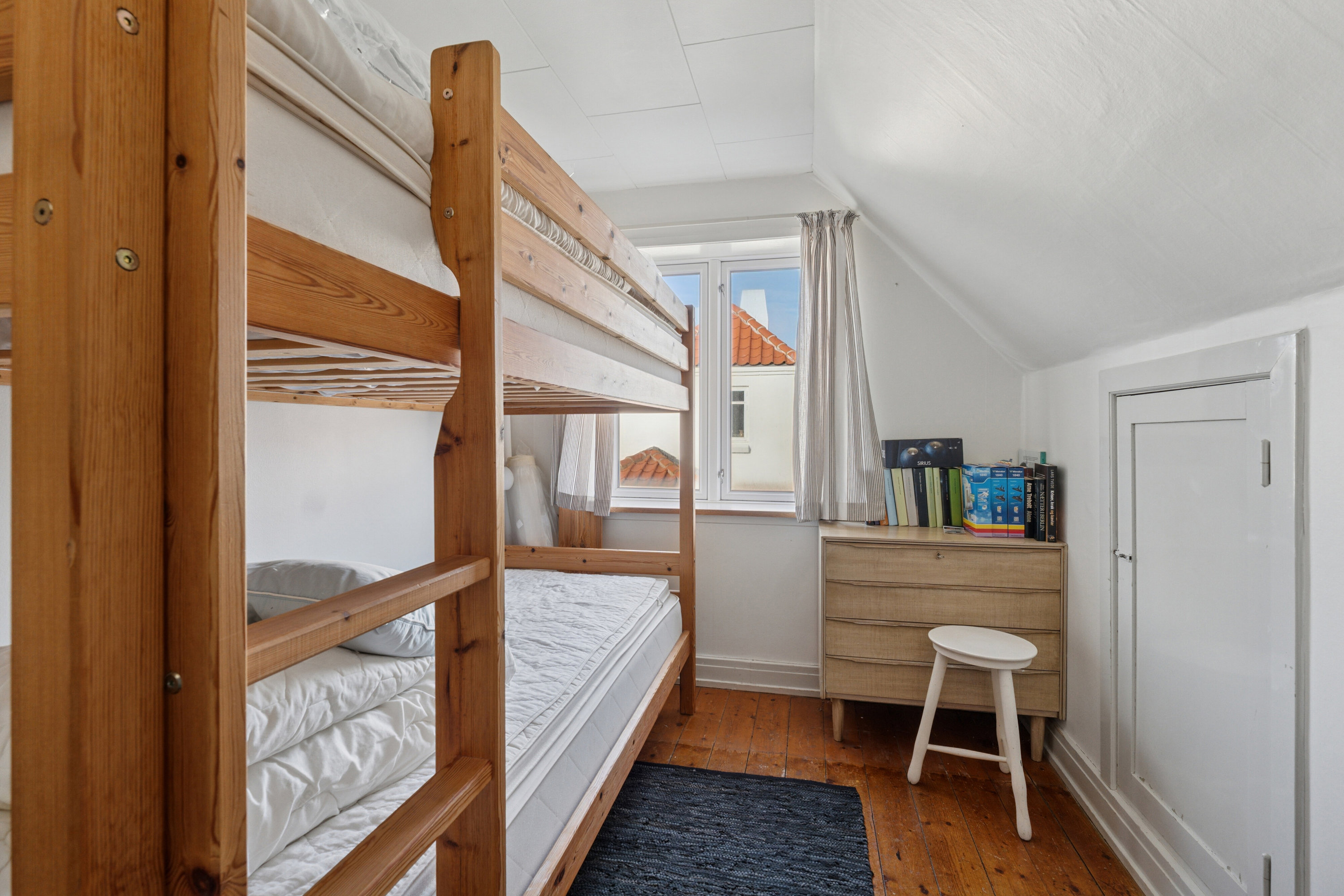 Fremhævet soveværelse billede i fuldskærmstilstand. Billede af Strandvejen 97, Lønstrup, 9800 Hjørring