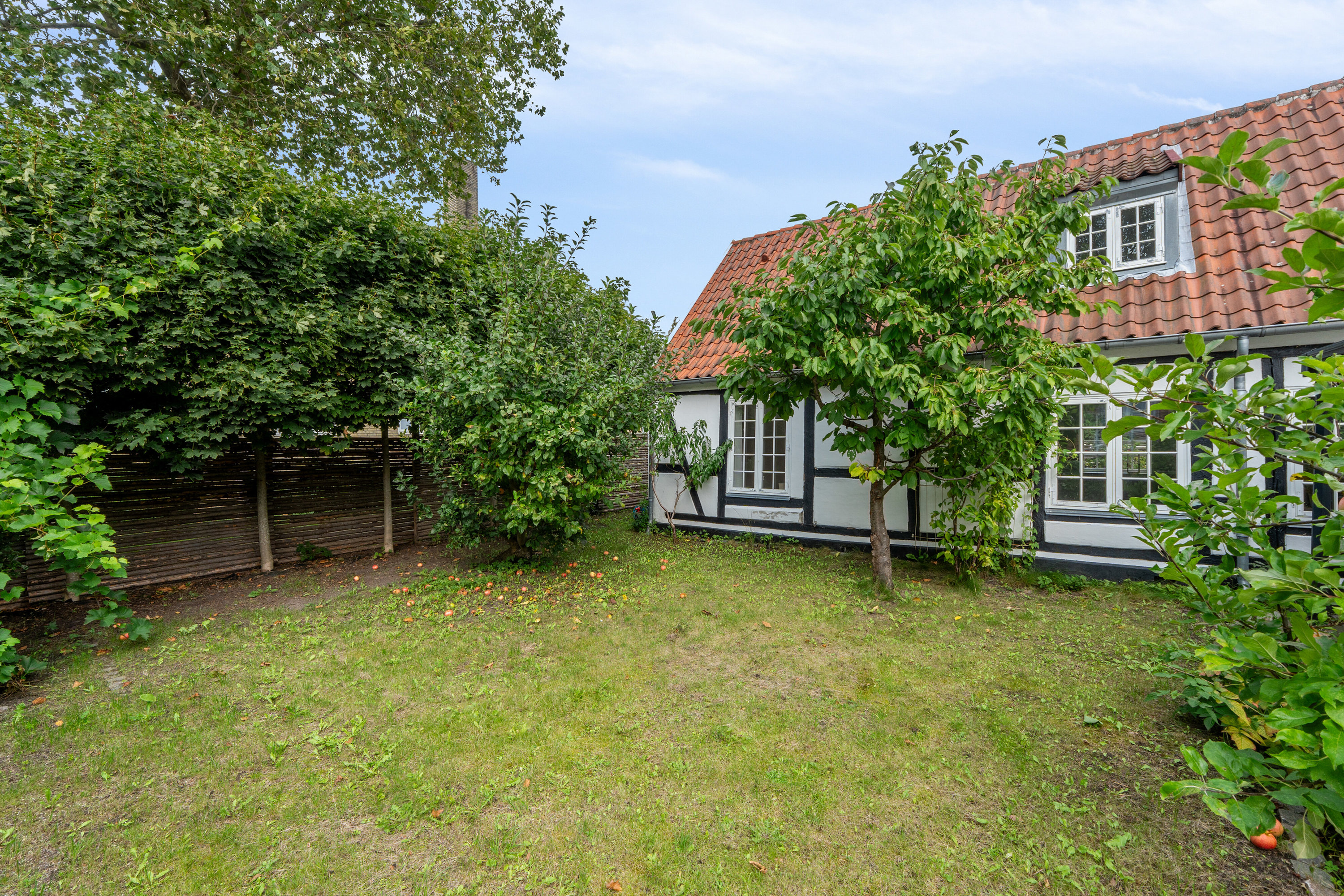 Fremhævet set fra haven billede i fuldskærmstilstand. Billede af Asylgade 7C, 2800 Kongens Lyngby