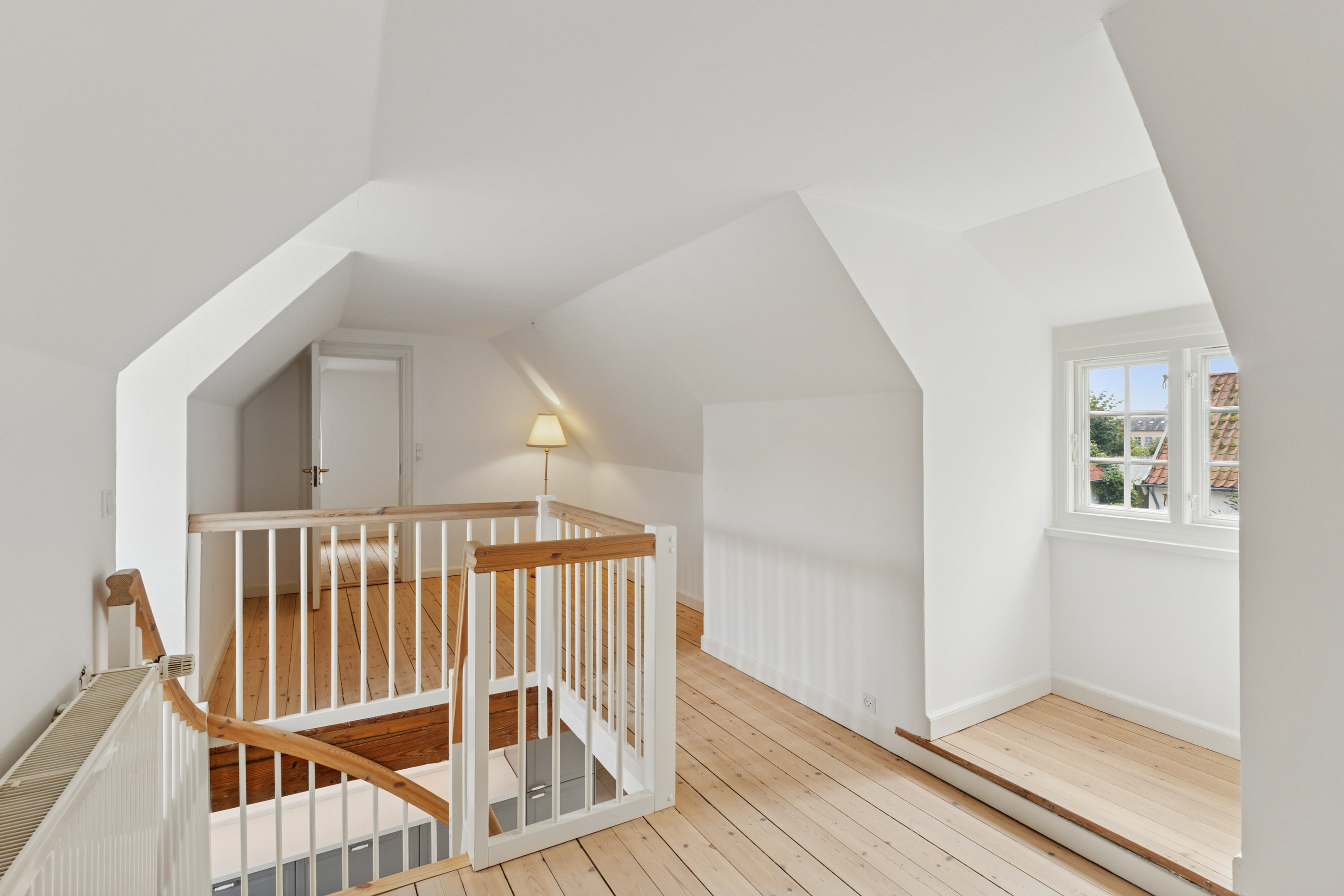 Fremhævet gang billede i fuldskærmstilstand. Billede af Asylgade 7C, 2800 Kongens Lyngby