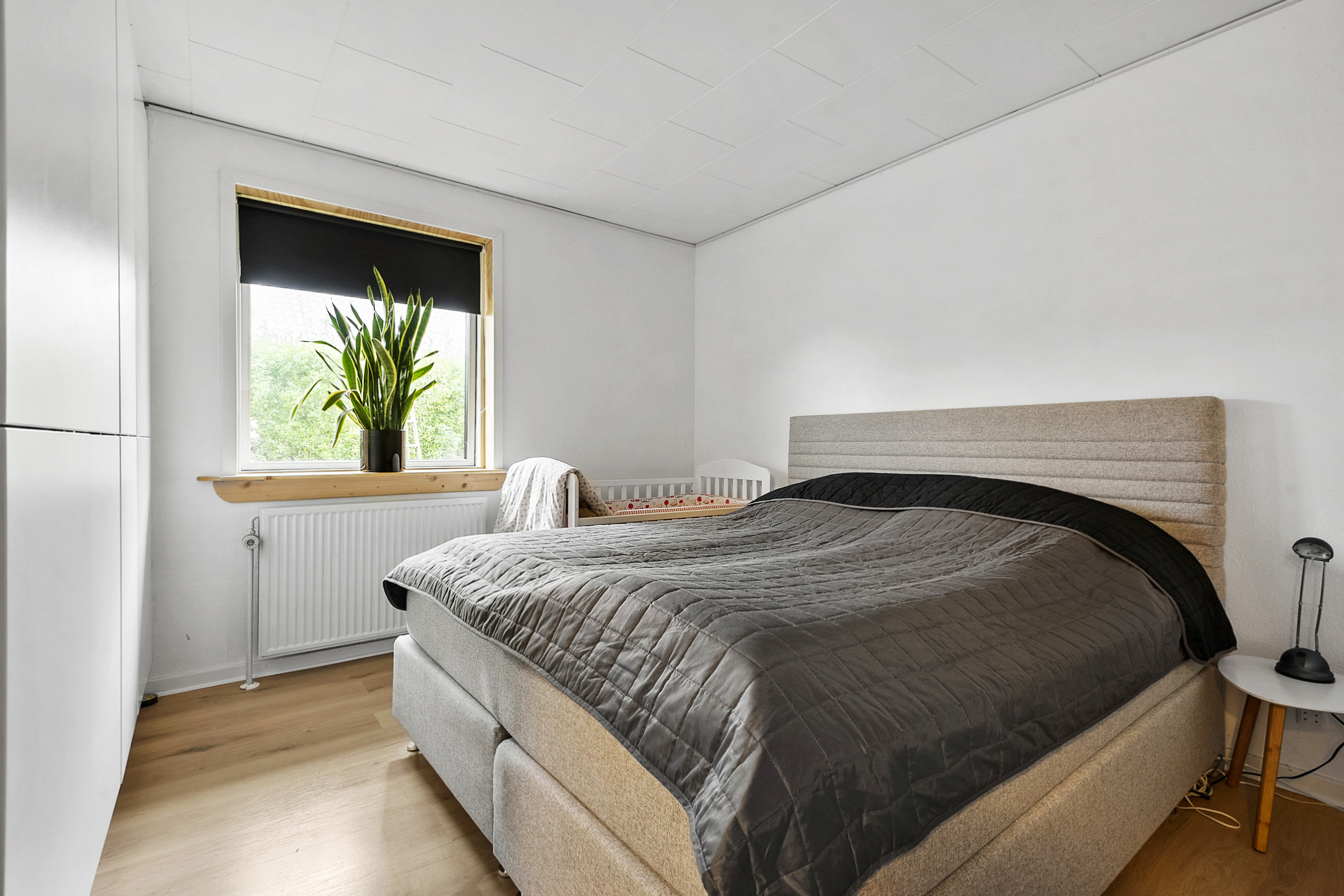 Fremhævet soveværelse billede i fuldskærmstilstand. Billede af Hebovej 11, 6851 Janderup Vestj