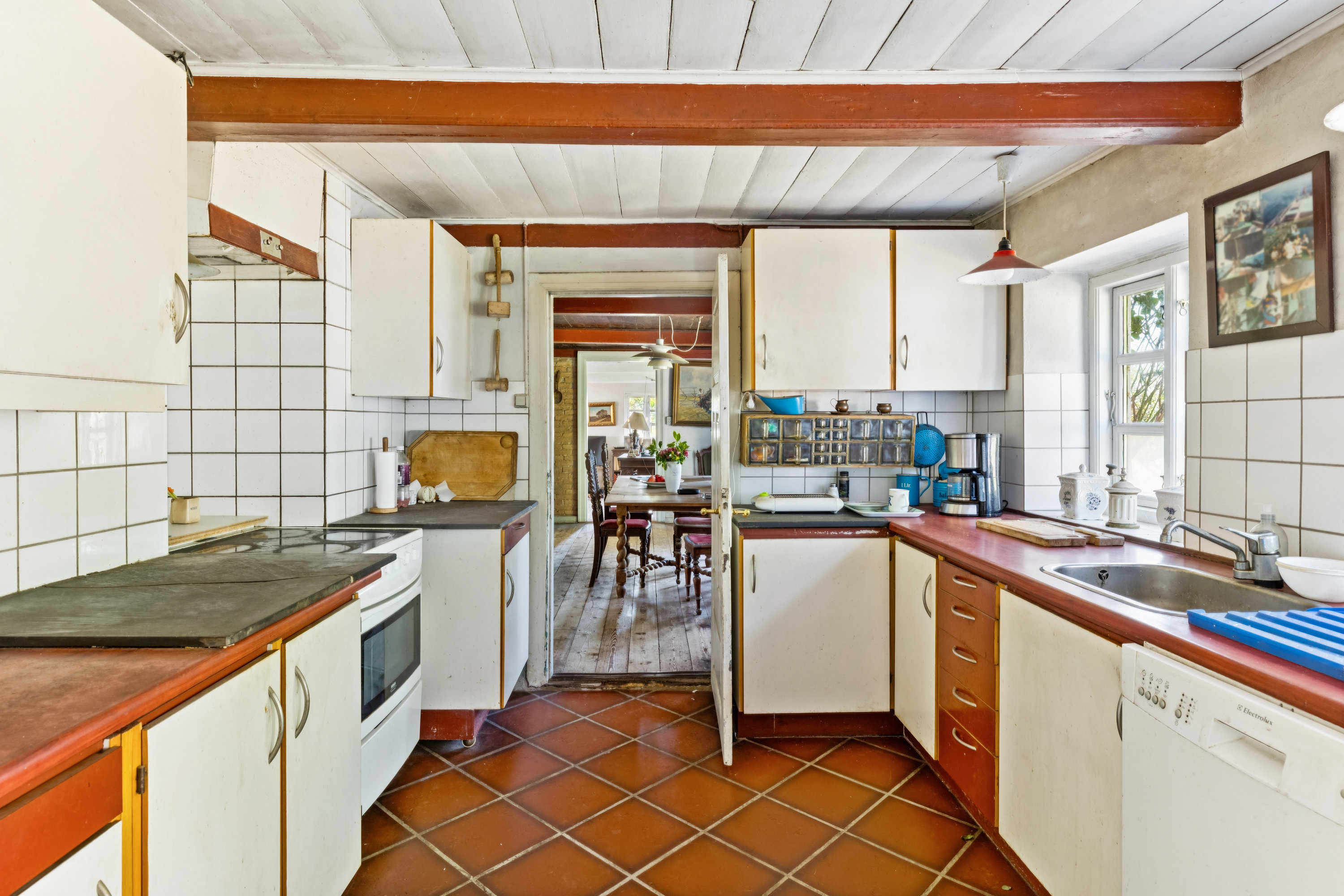 Fremhævet køkken billede i fuldskærmstilstand. Billede af Tronkærvej 50, 8530 Hjortshøj