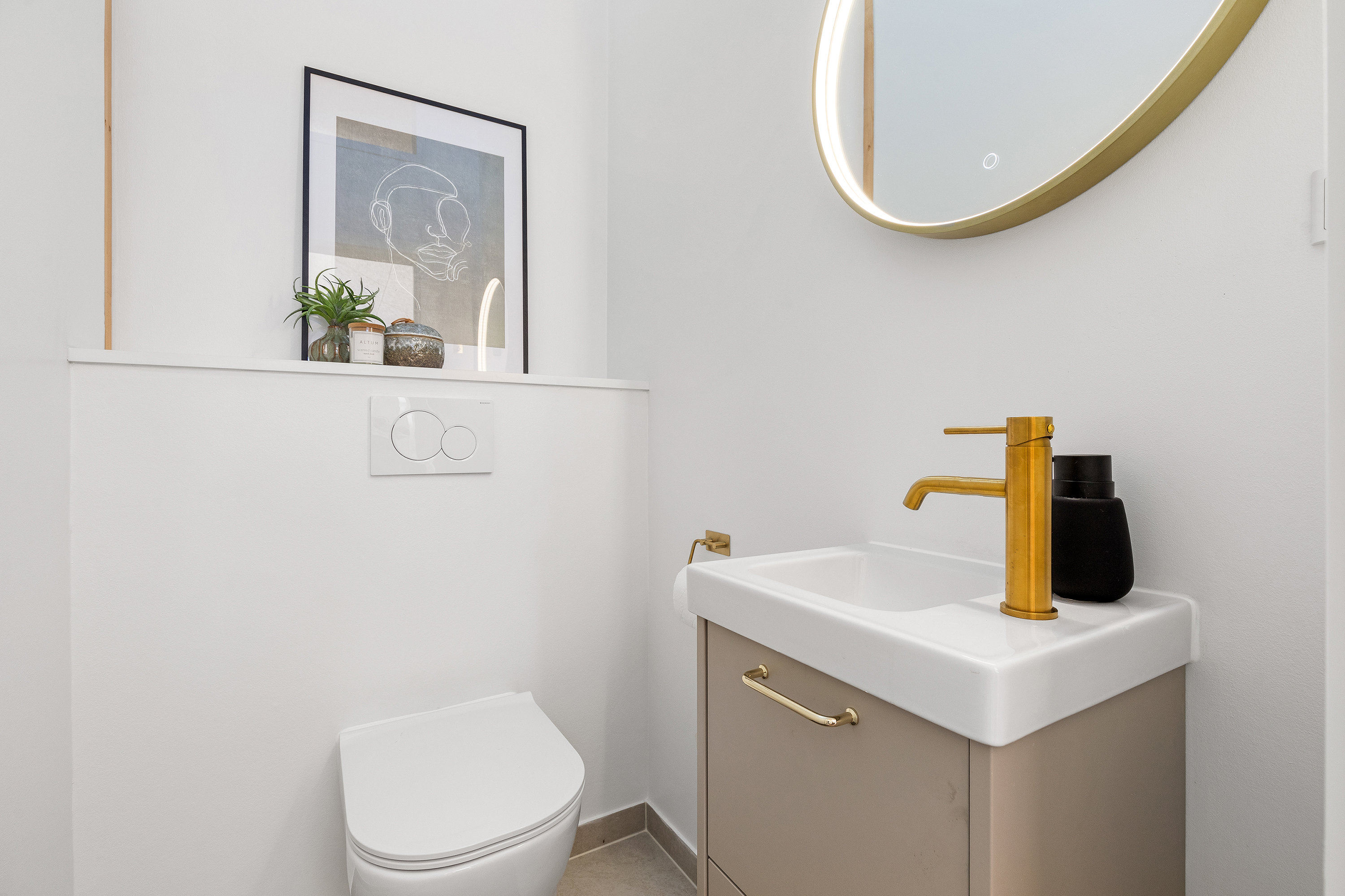 Fremhævet toilet billede i fuldskærmstilstand. Billede af Kishøjen 11, Bakkebjerg, 3230 Græsted