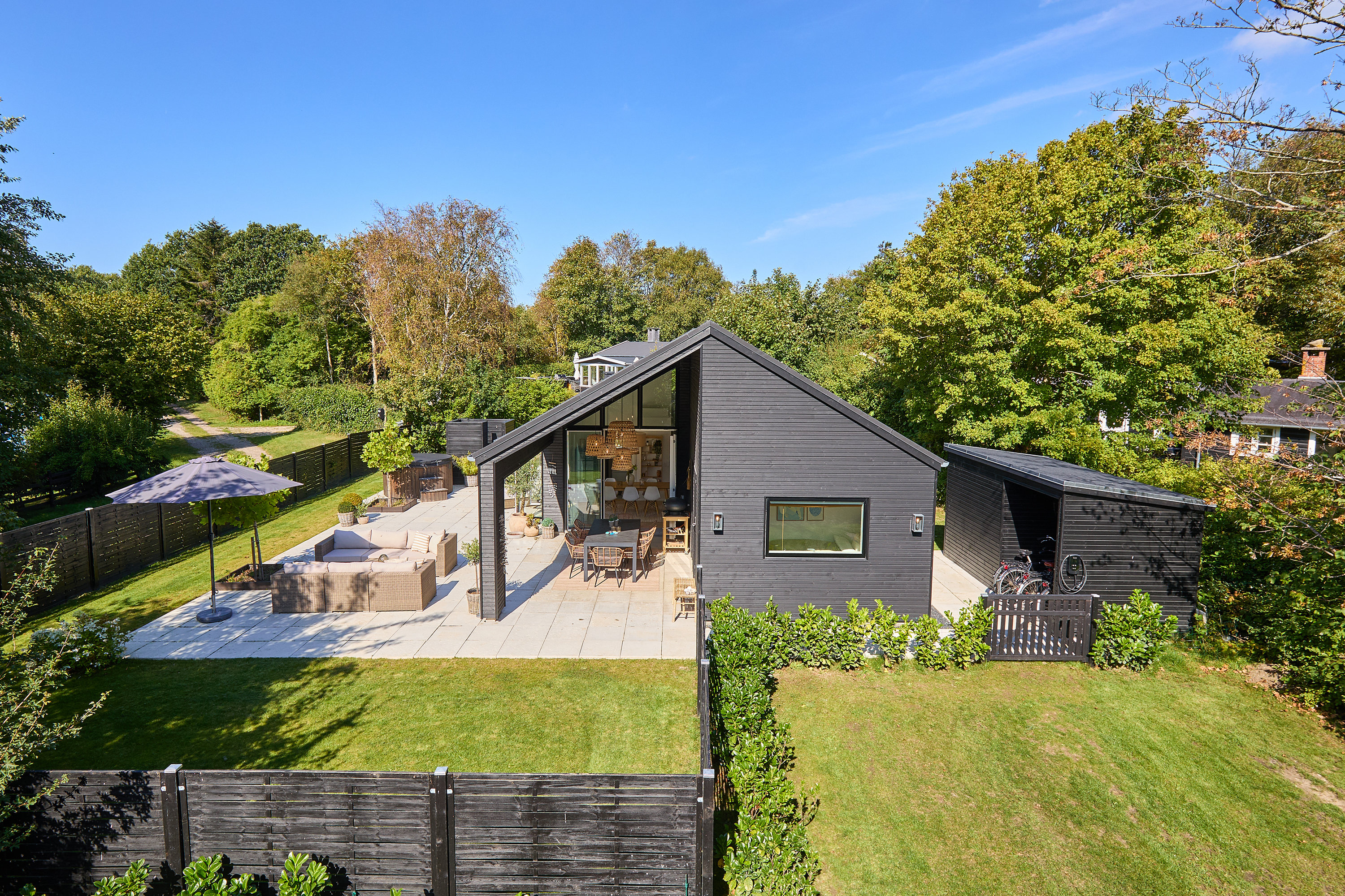 Fremhævet ejendommen billede i fuldskærmstilstand. Billede af Åvej 6, Rågeleje, 3210 Vejby