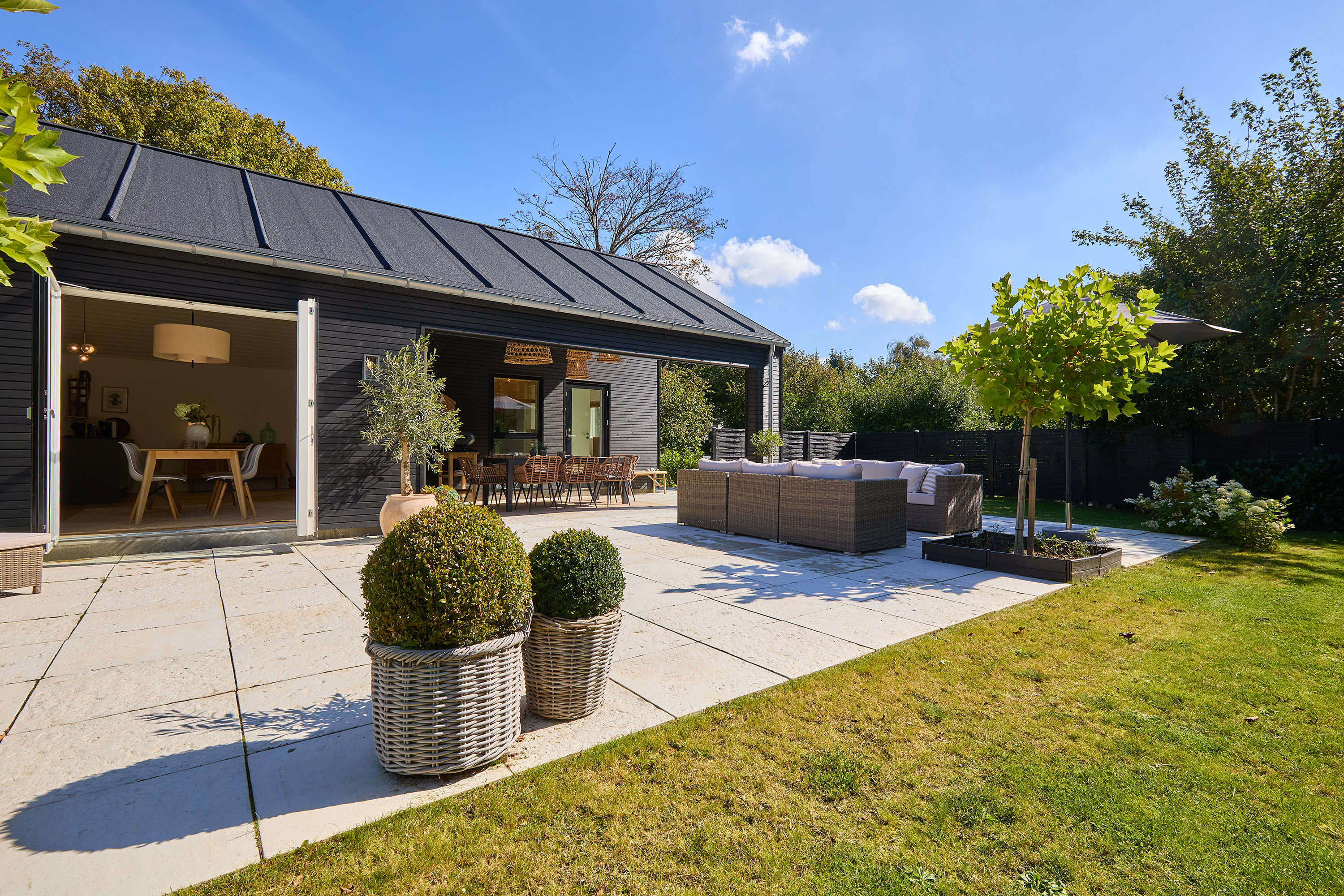 Fremhævet terrasse billede i fuldskærmstilstand. Billede af Åvej 6, Rågeleje, 3210 Vejby