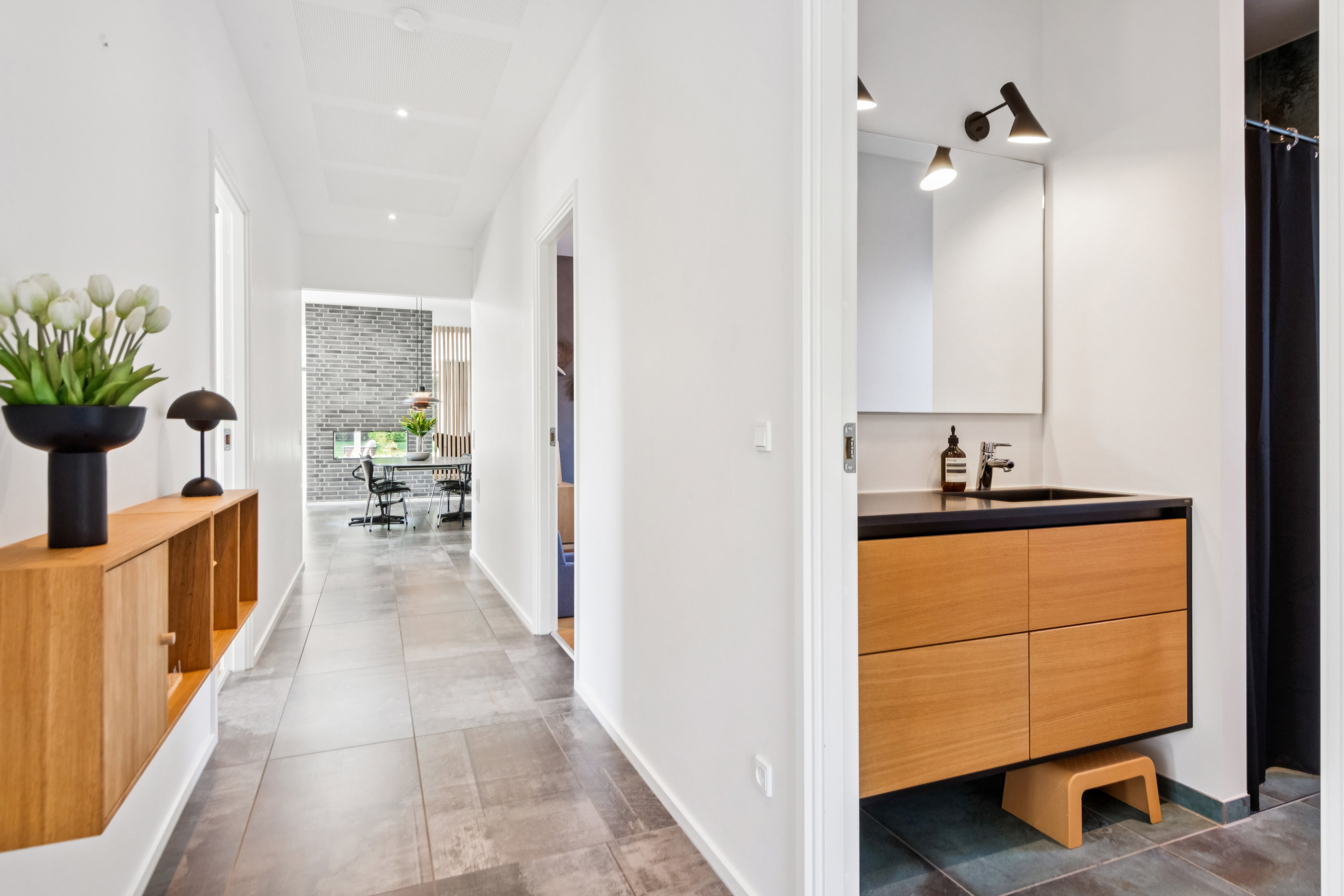 Fremhævet gang billede i fuldskærmstilstand. Billede af Porsborgvej 80, 9530 Støvring