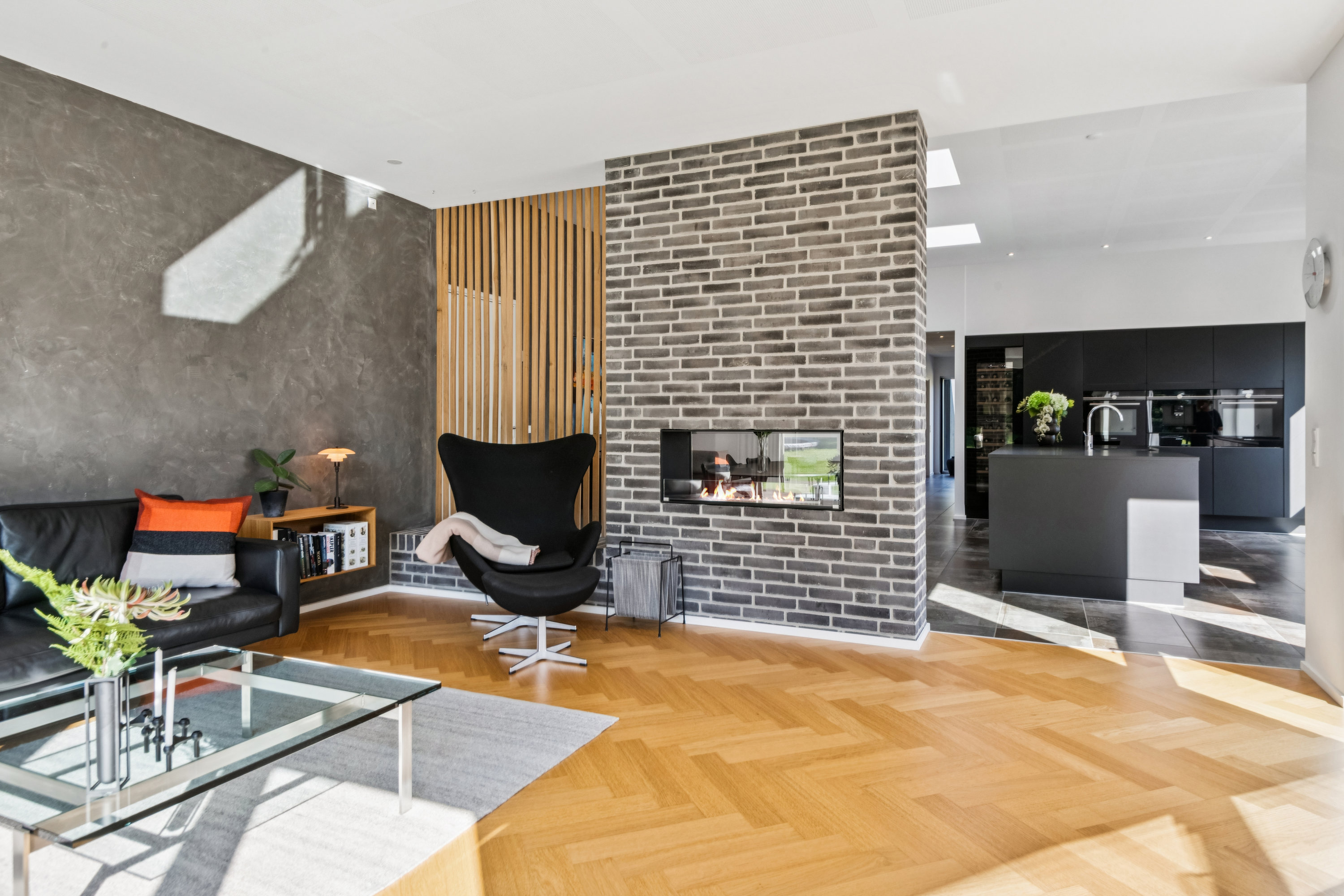 Fremhævet stue billede i fuldskærmstilstand. Billede af Porsborgvej 80, 9530 Støvring