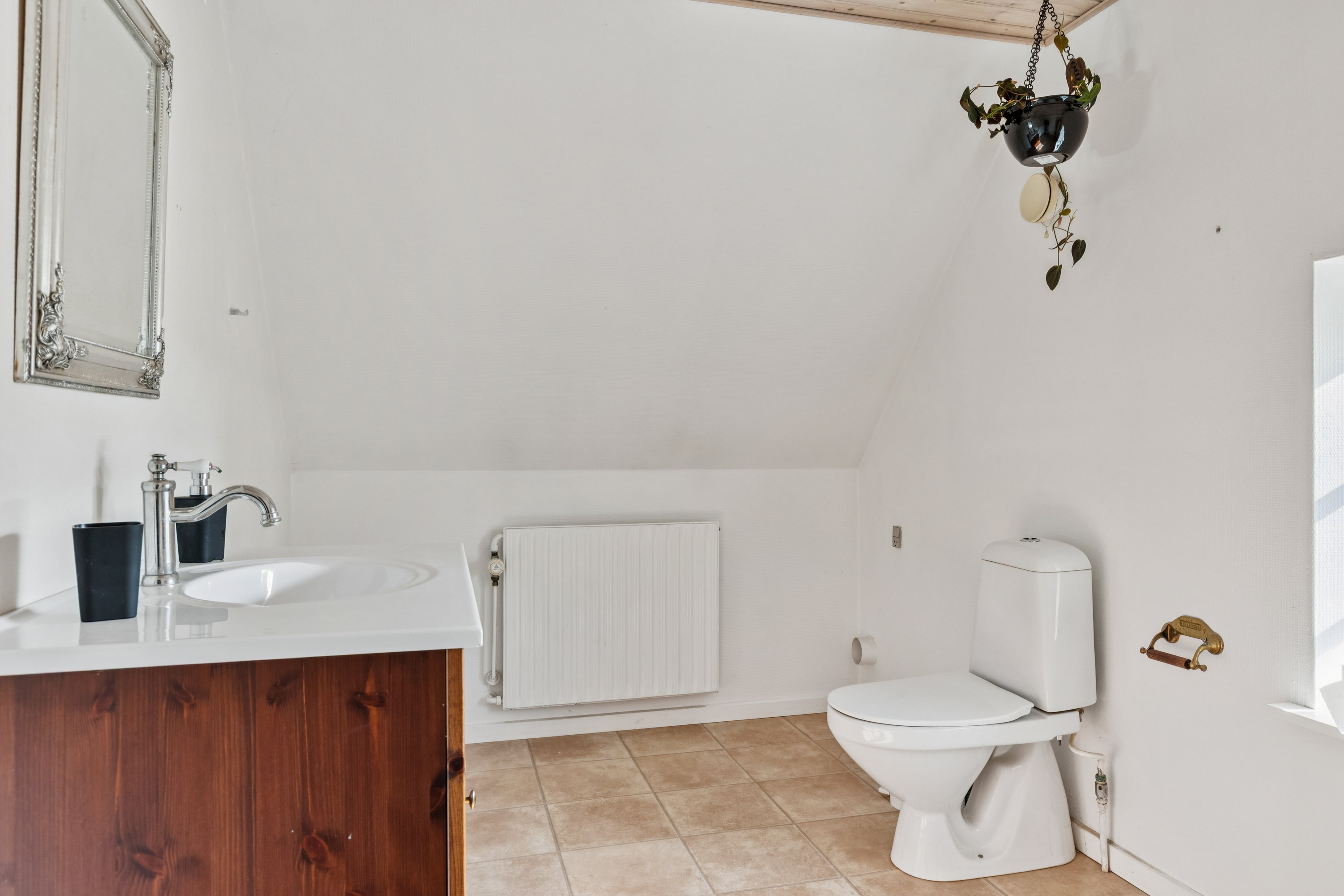 Fremhævet badeværelse billede i fuldskærmstilstand. Billede af Næbbevej 6A, Vejleby, 4534 Hørve