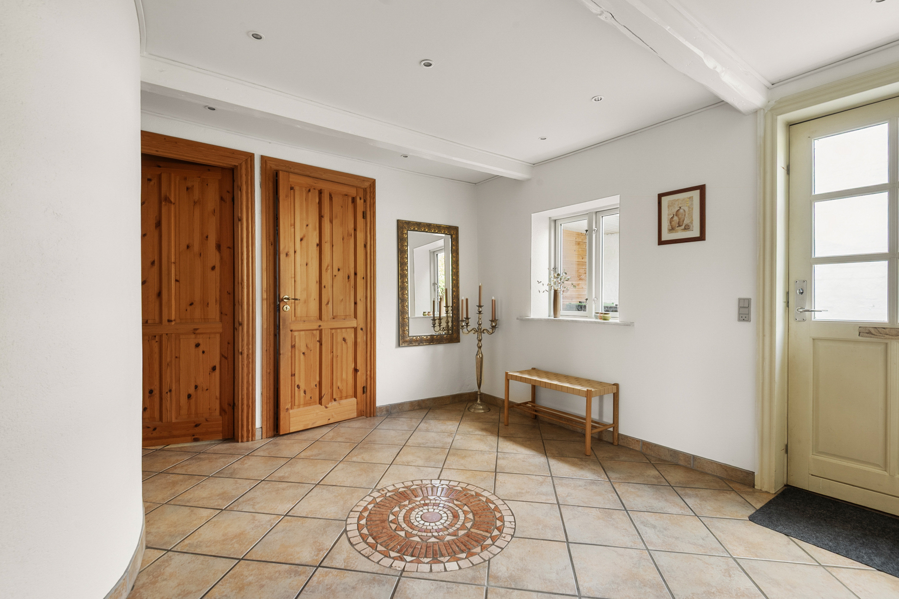 Fremhævet entré billede i fuldskærmstilstand. Billede af Grønnevej 1, 6851 Janderup Vestj