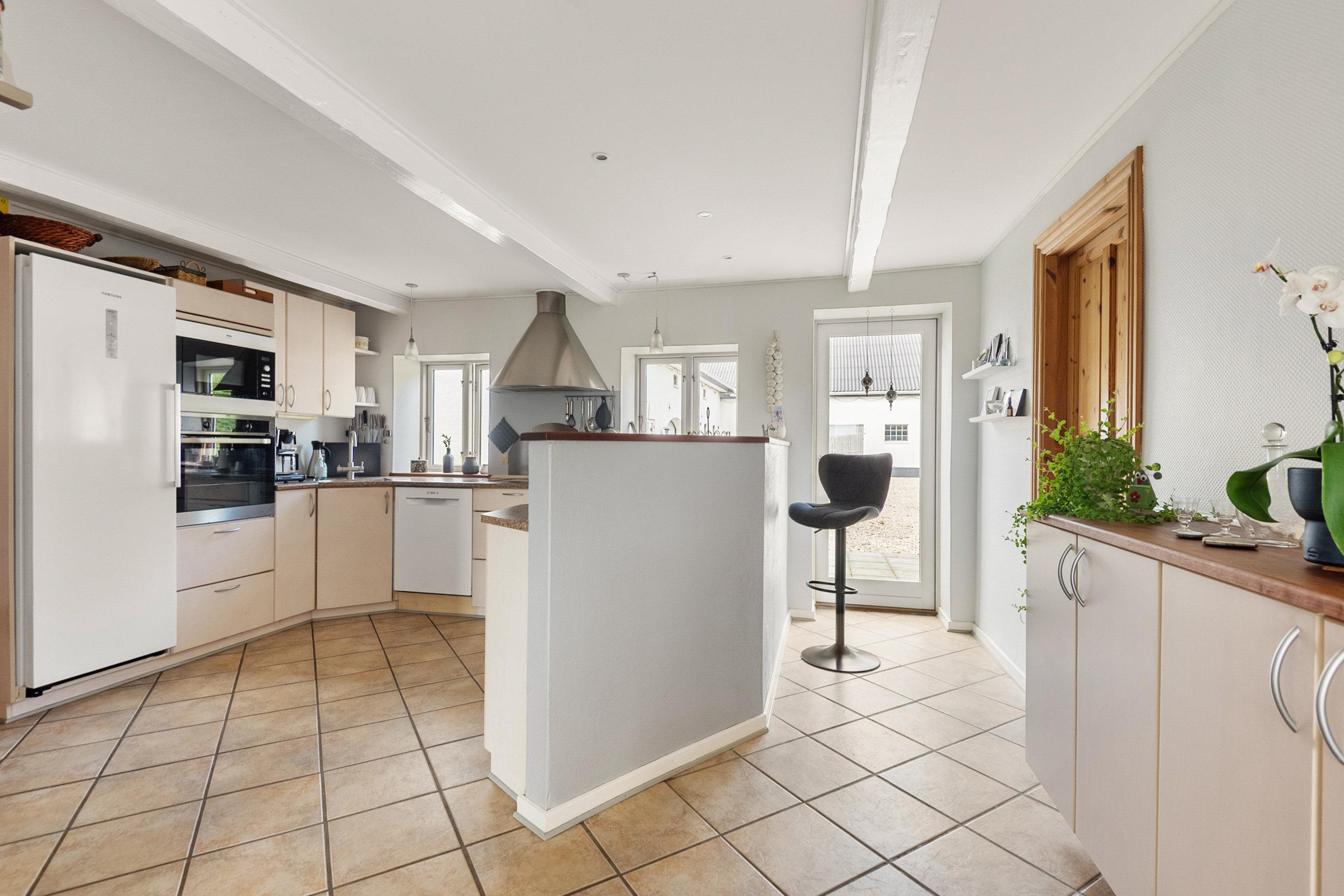 Fremhævet køkken billede i fuldskærmstilstand. Billede af Grønnevej 1, 6851 Janderup Vestj