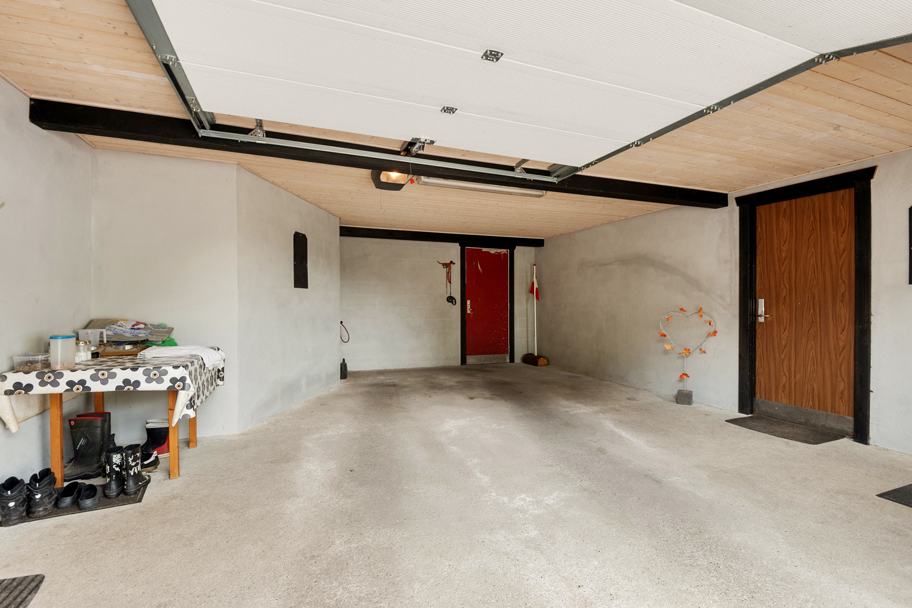 Fremhævet garage billede i fuldskærmstilstand. Billede af Grønnevej 1, 6851 Janderup Vestj