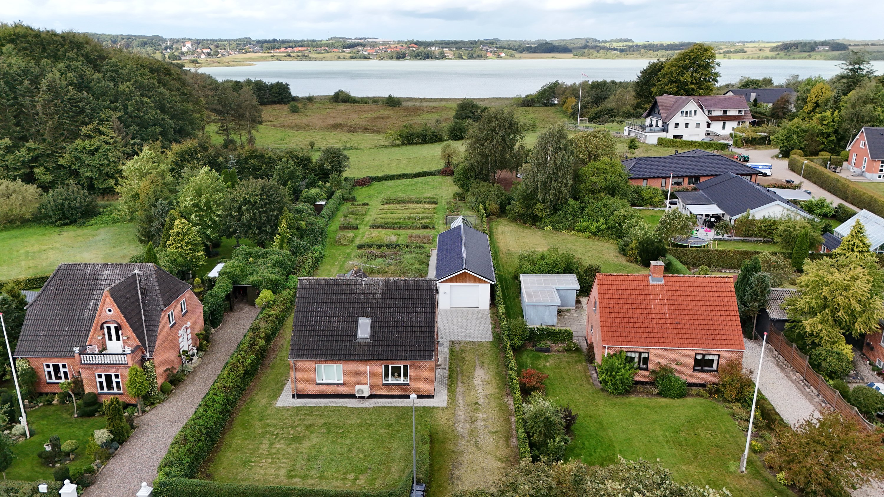 Fremhævet luftfoto billede i fuldskærmstilstand. Billede af Klejtrupvej 80, Hvornum, 9500 Hobro