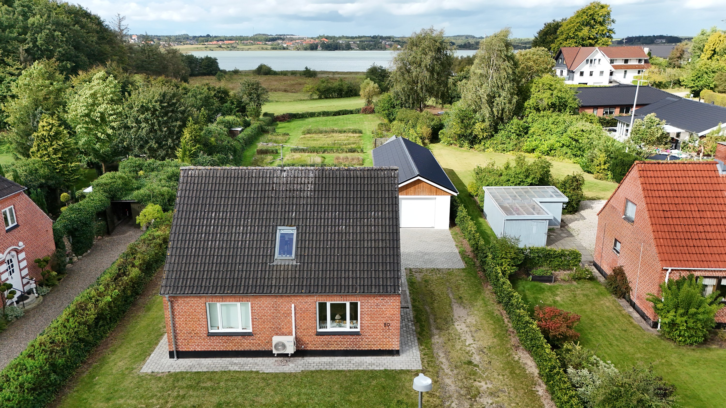 Fremhævet luftfoto billede i fuldskærmstilstand. Billede af Klejtrupvej 80, Hvornum, 9500 Hobro