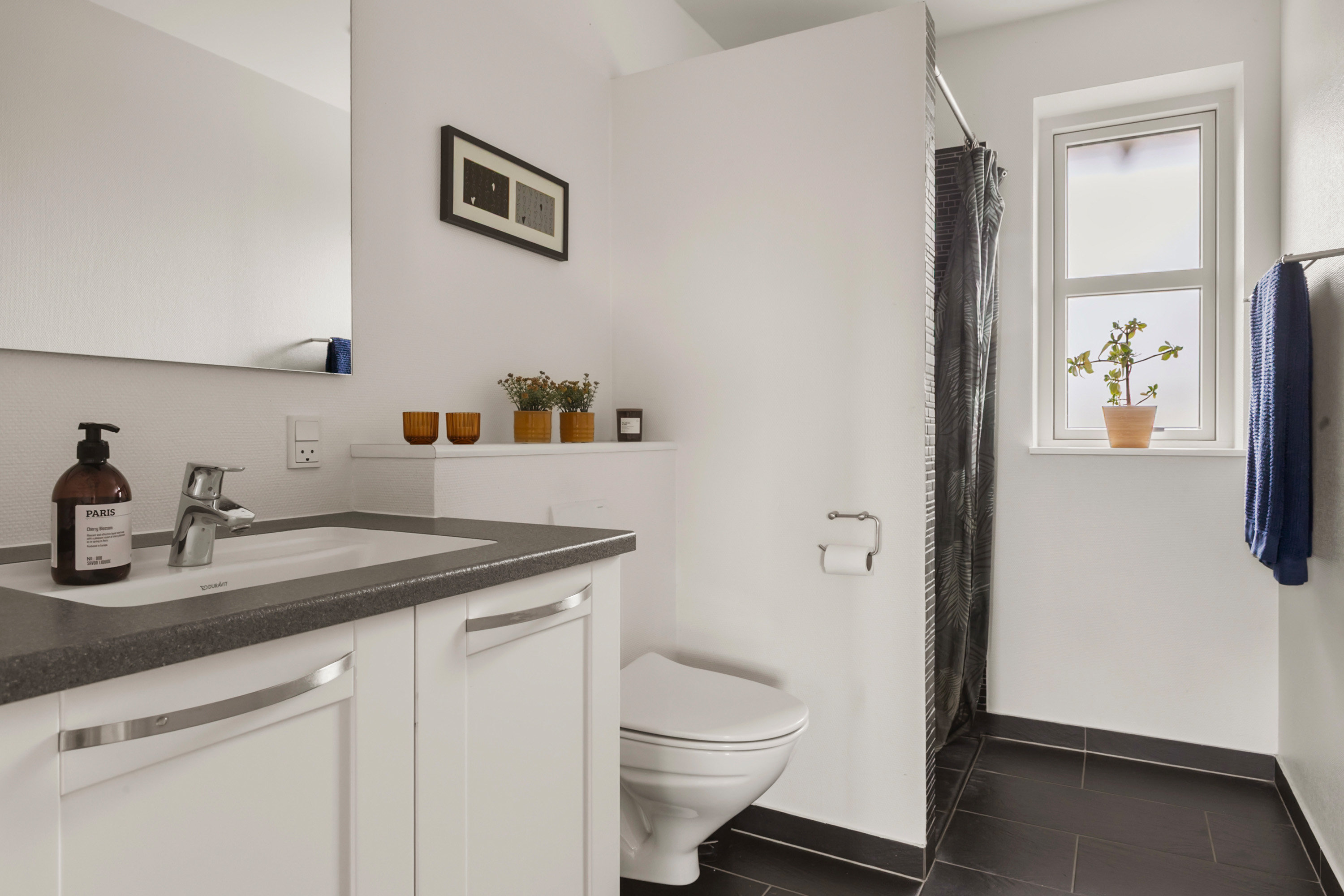 Fremhævet badeværelse billede i fuldskærmstilstand. Billede af Vestervang 65, 6650 Brørup