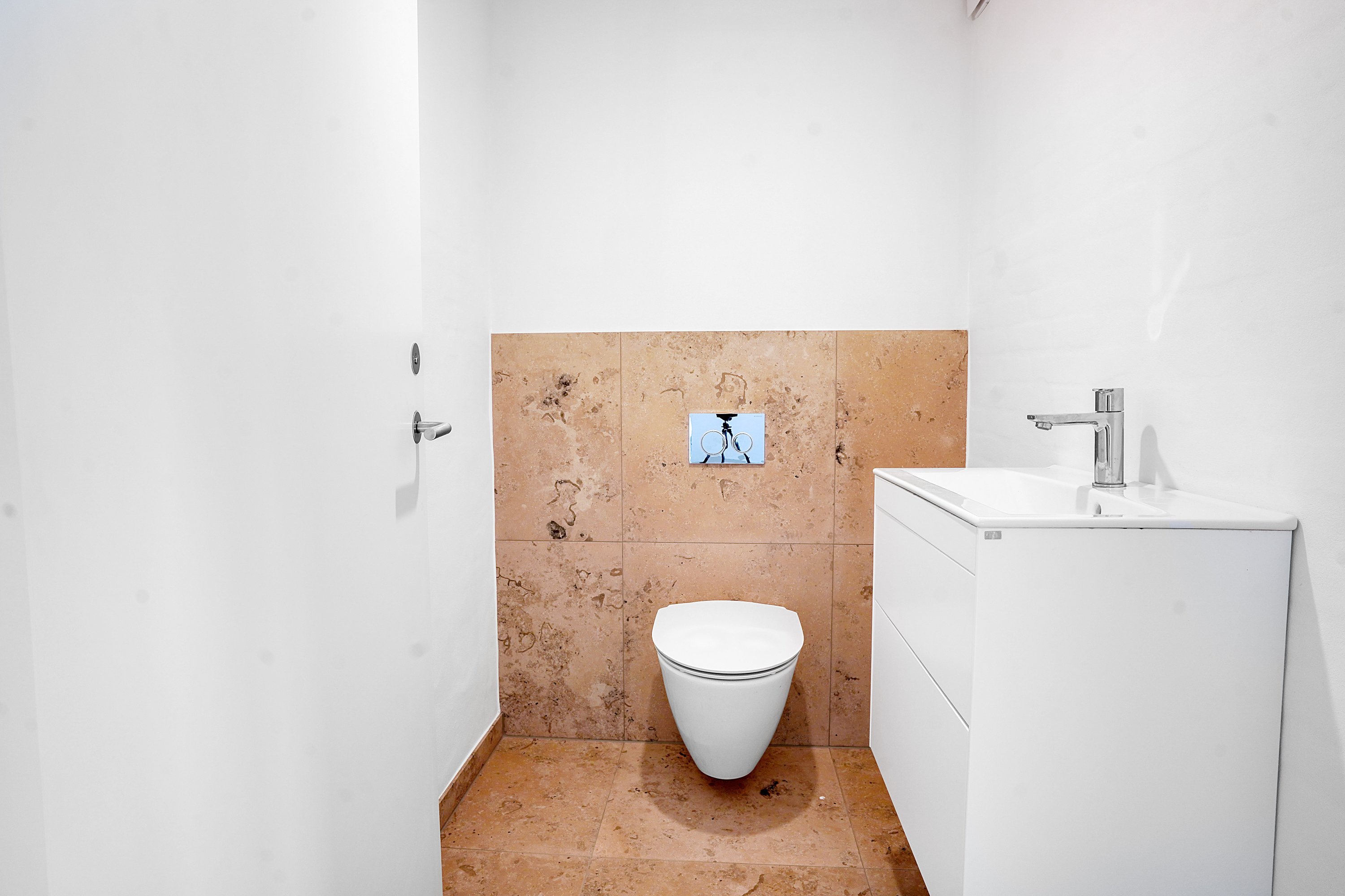 Fremhævet wc billede i fuldskærmstilstand. Billede af Pilehaven 3, Hareskov, 3500 Værløse