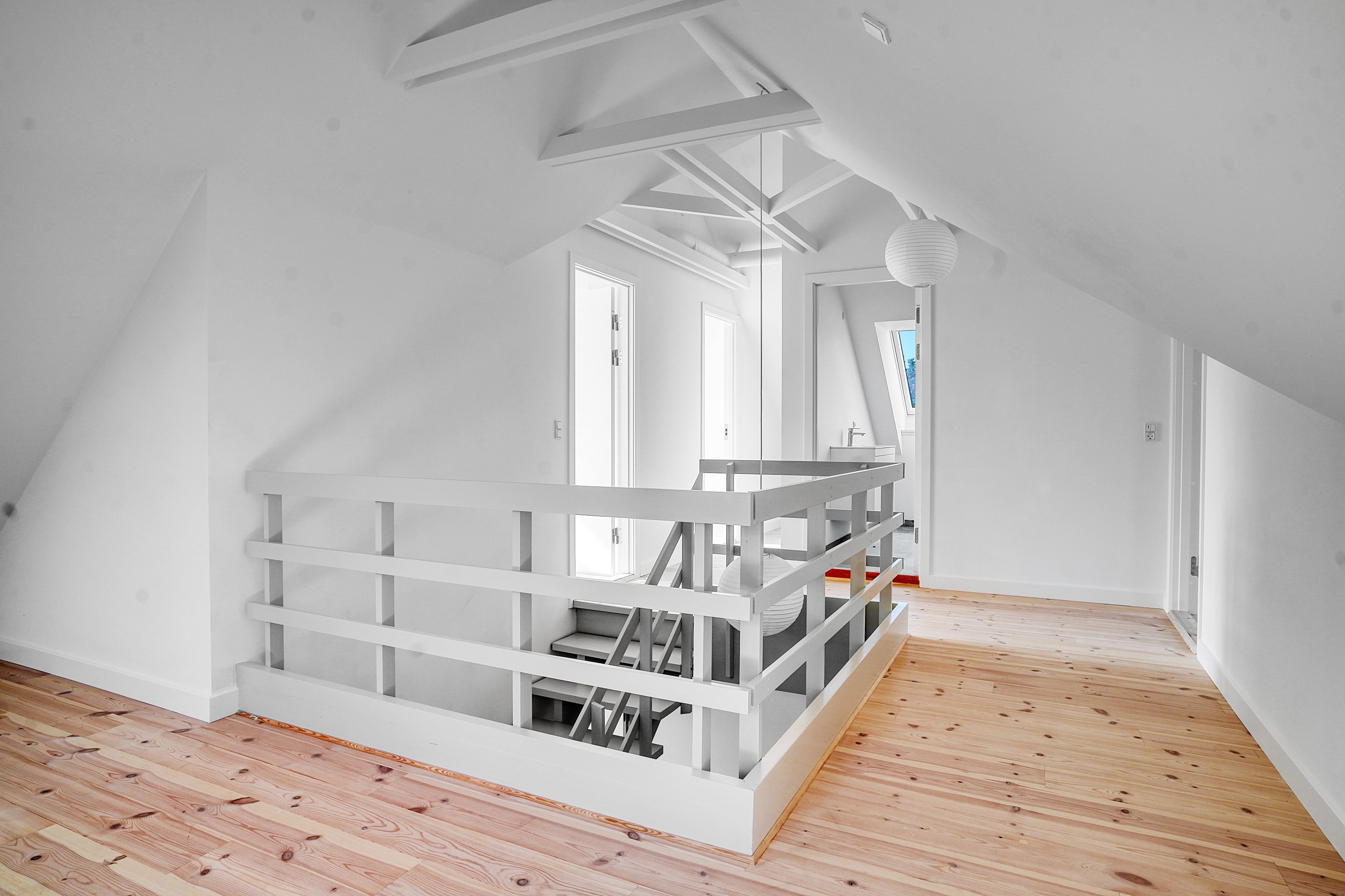 Fremhævet stue billede i fuldskærmstilstand. Billede af Pilehaven 3, Hareskov, 3500 Værløse